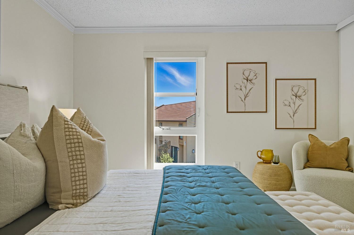 100 Marin Center Dr #21