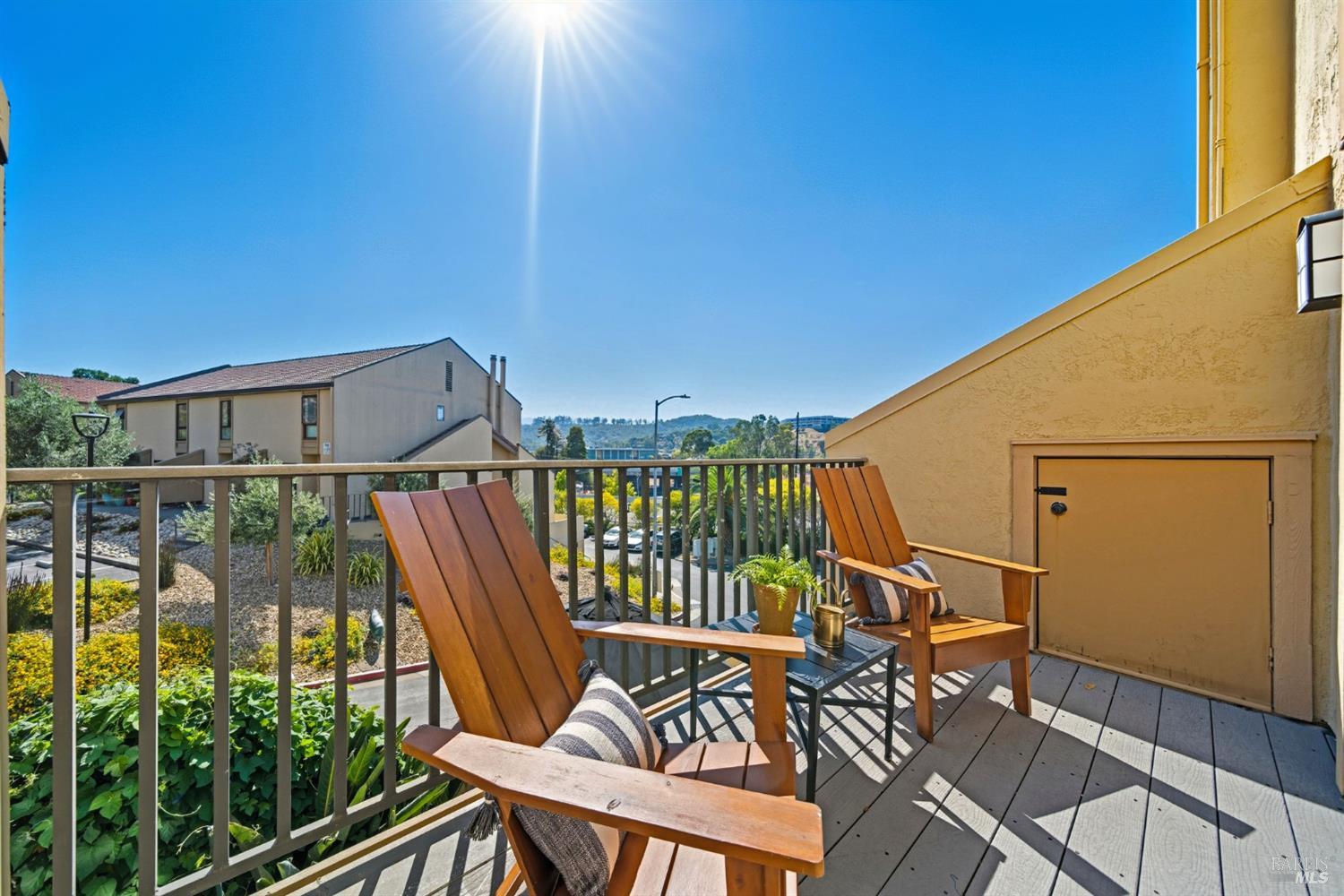 100 Marin Center Dr #21