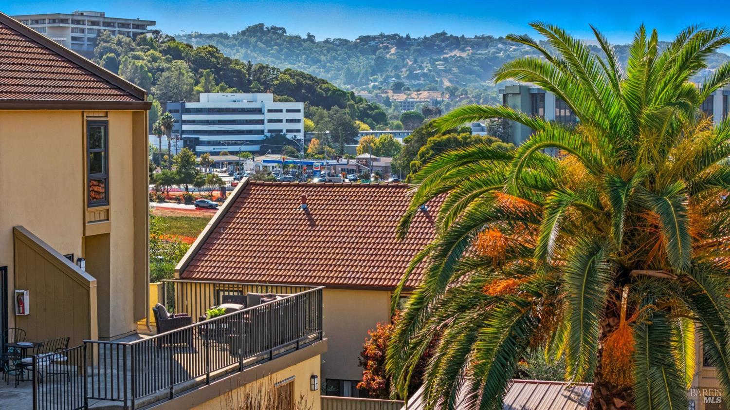 100 Marin Center Dr #21