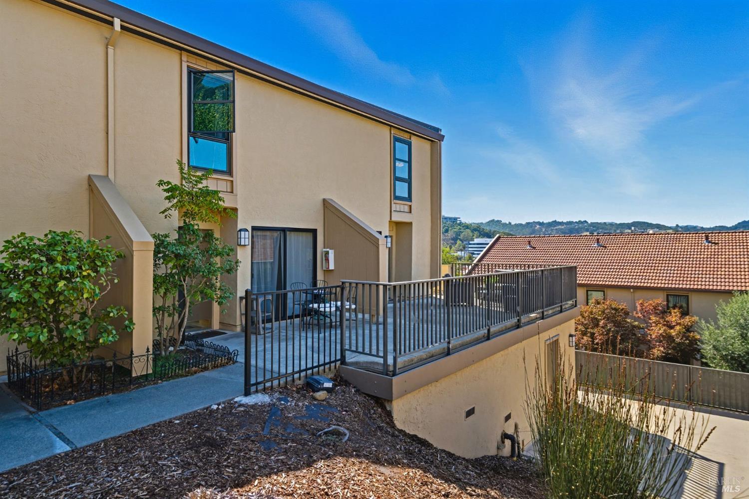 100 Marin Center Dr #21