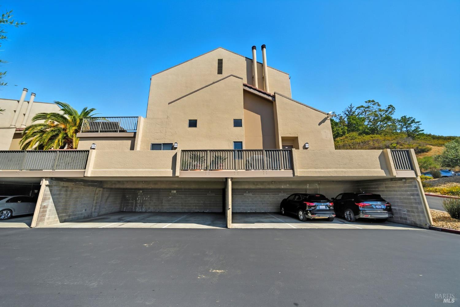 100 Marin Center Dr #21