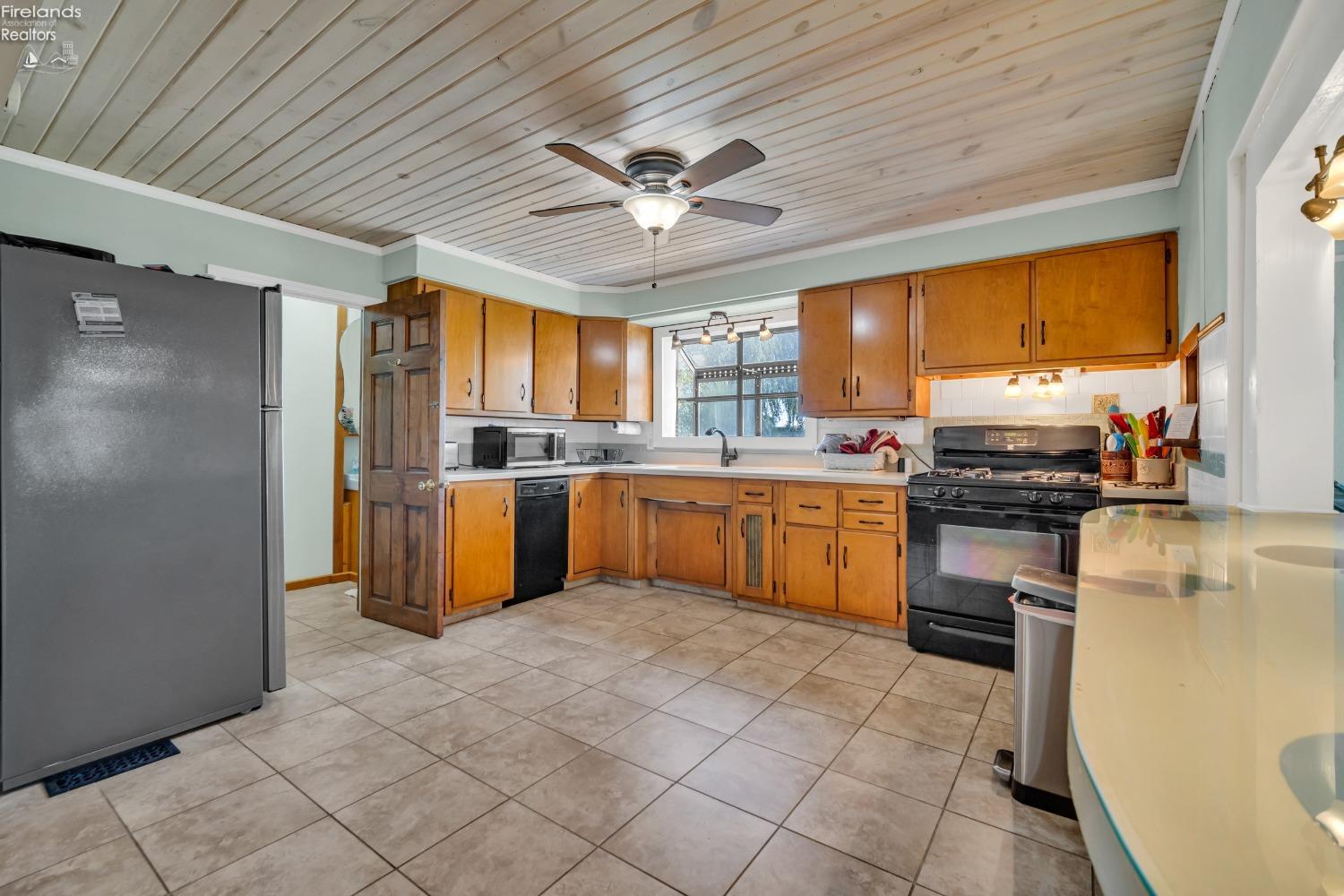 16 Rye Beach Road