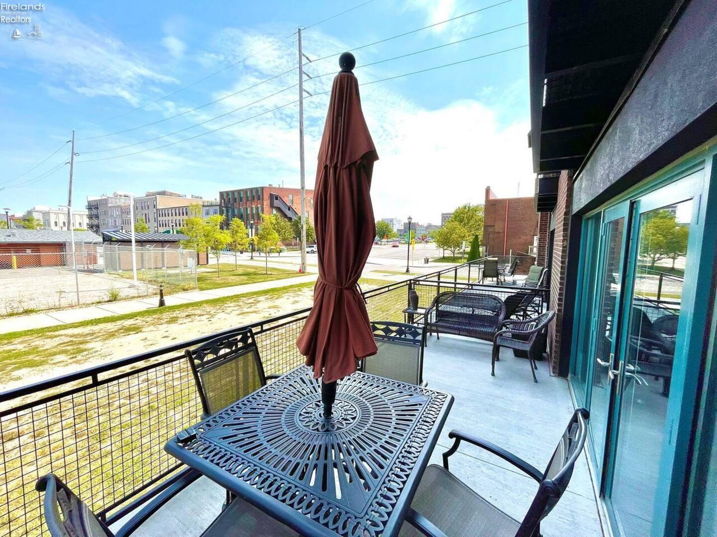 401 W Shoreline Drive 99