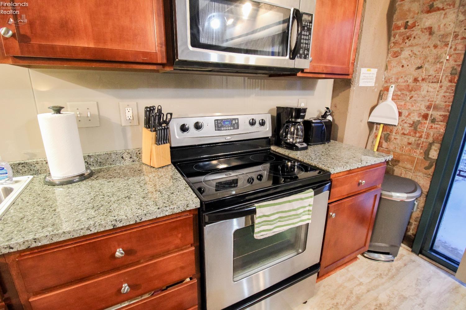 401 W Shoreline Drive 99