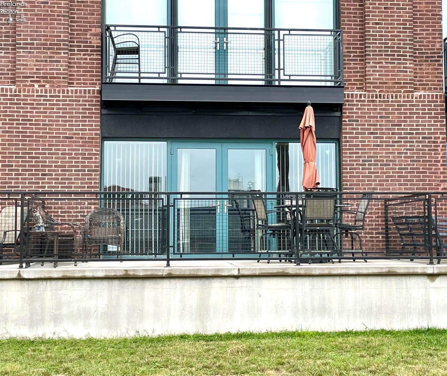 401 W Shoreline Drive 99