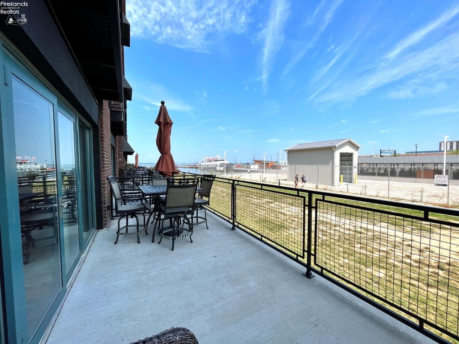 401 W Shoreline Drive 99