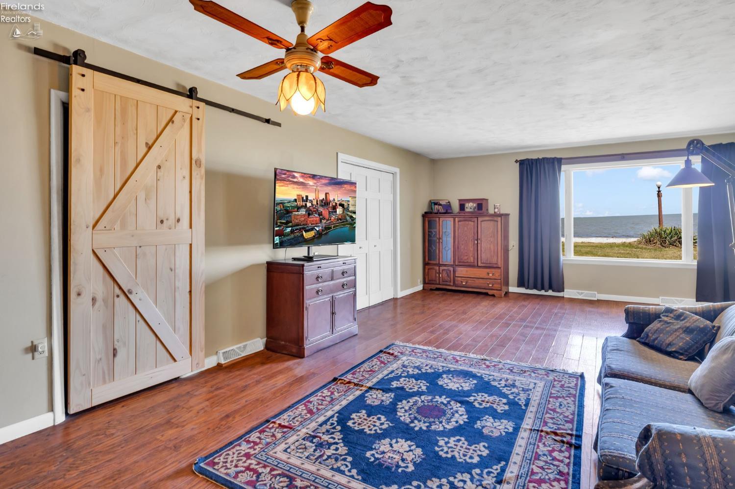 2637 E Sand Road
