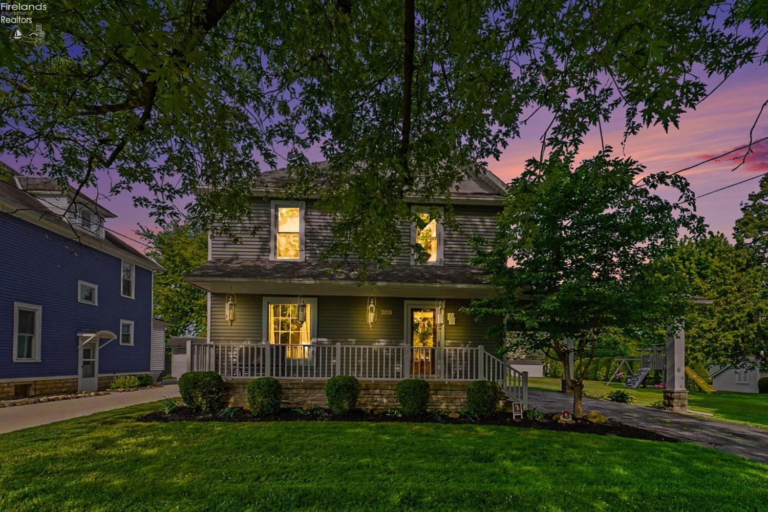 208 Kinney