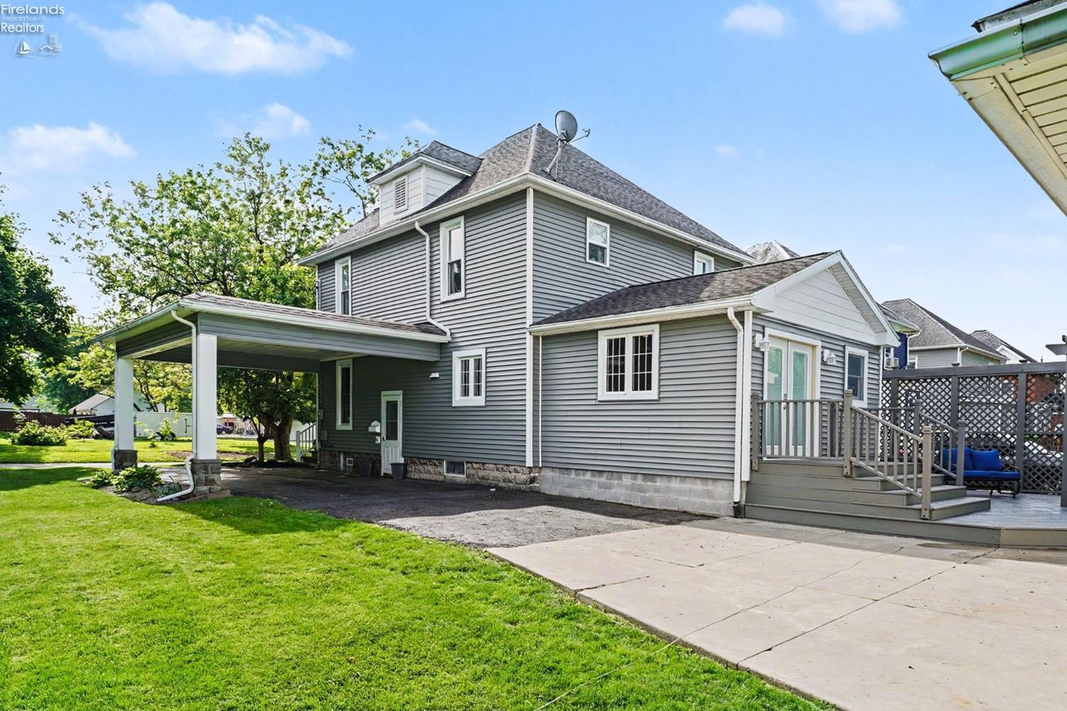 208 Kinney
