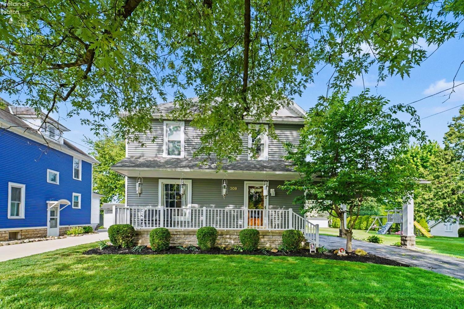 208 Kinney