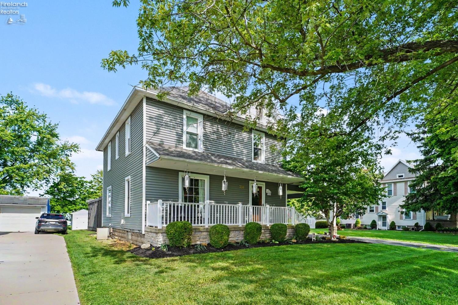 208 Kinney