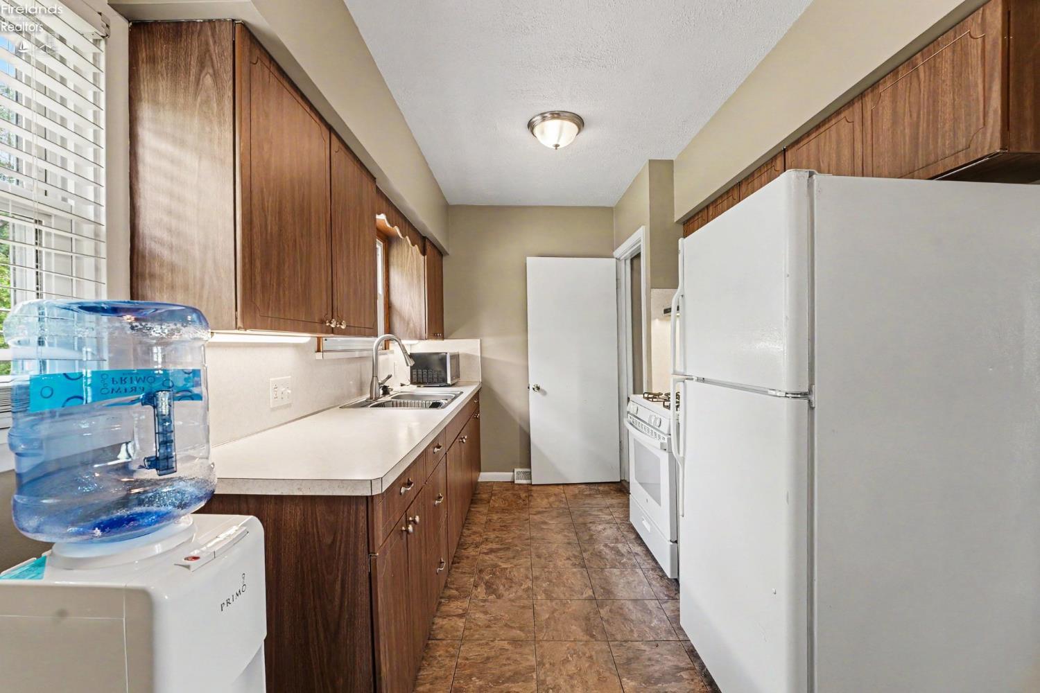 1608 E. McpPherson Highway