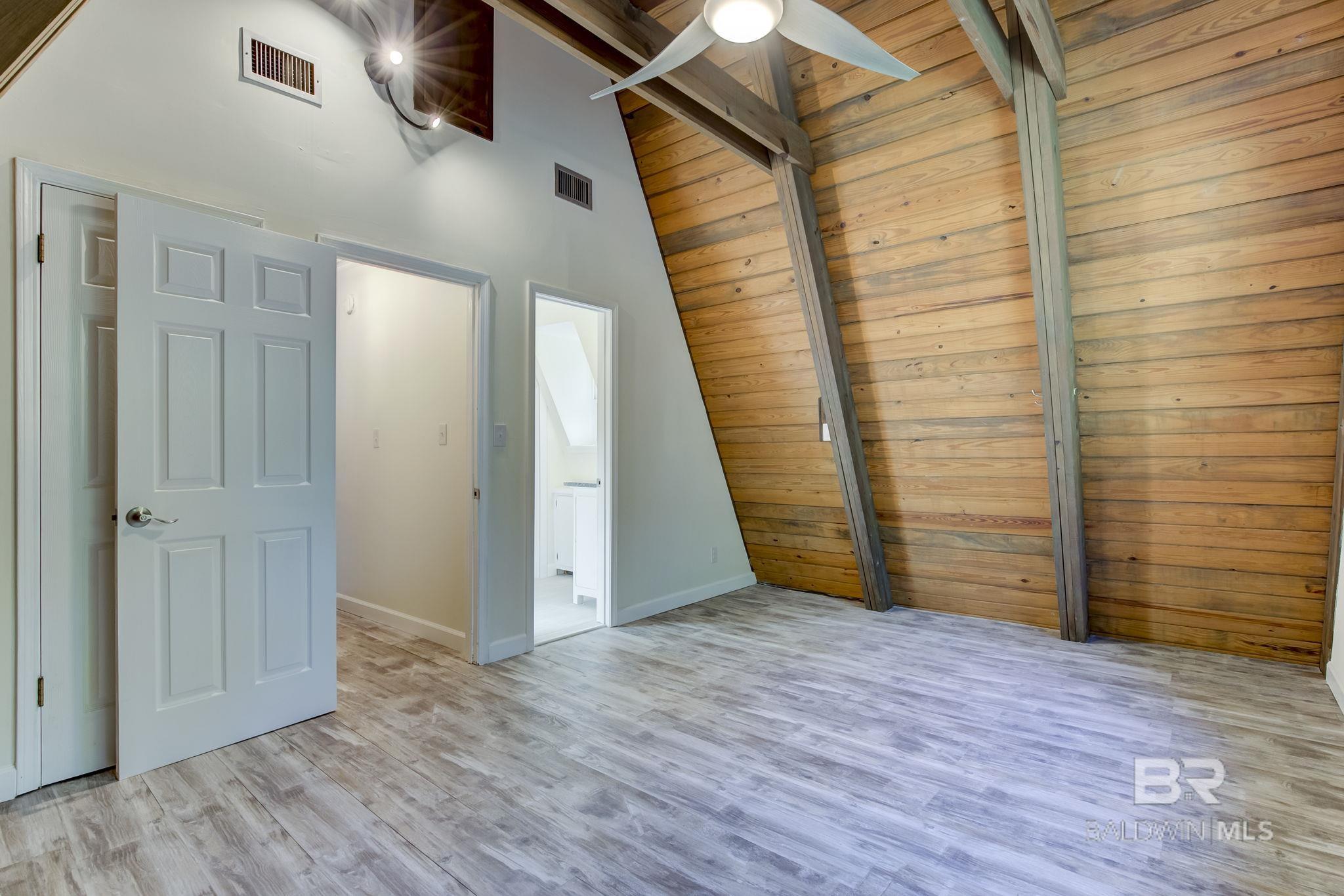 7130 LAKE MINETTE Point