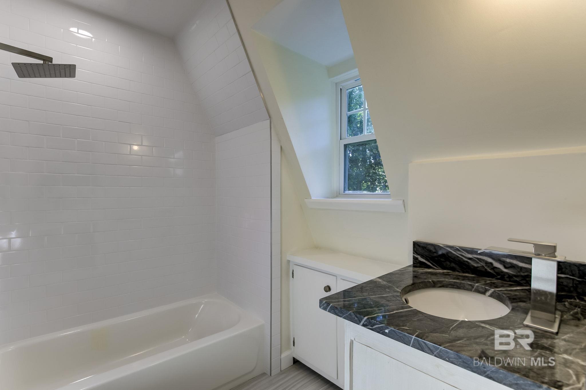 7130 LAKE MINETTE Point