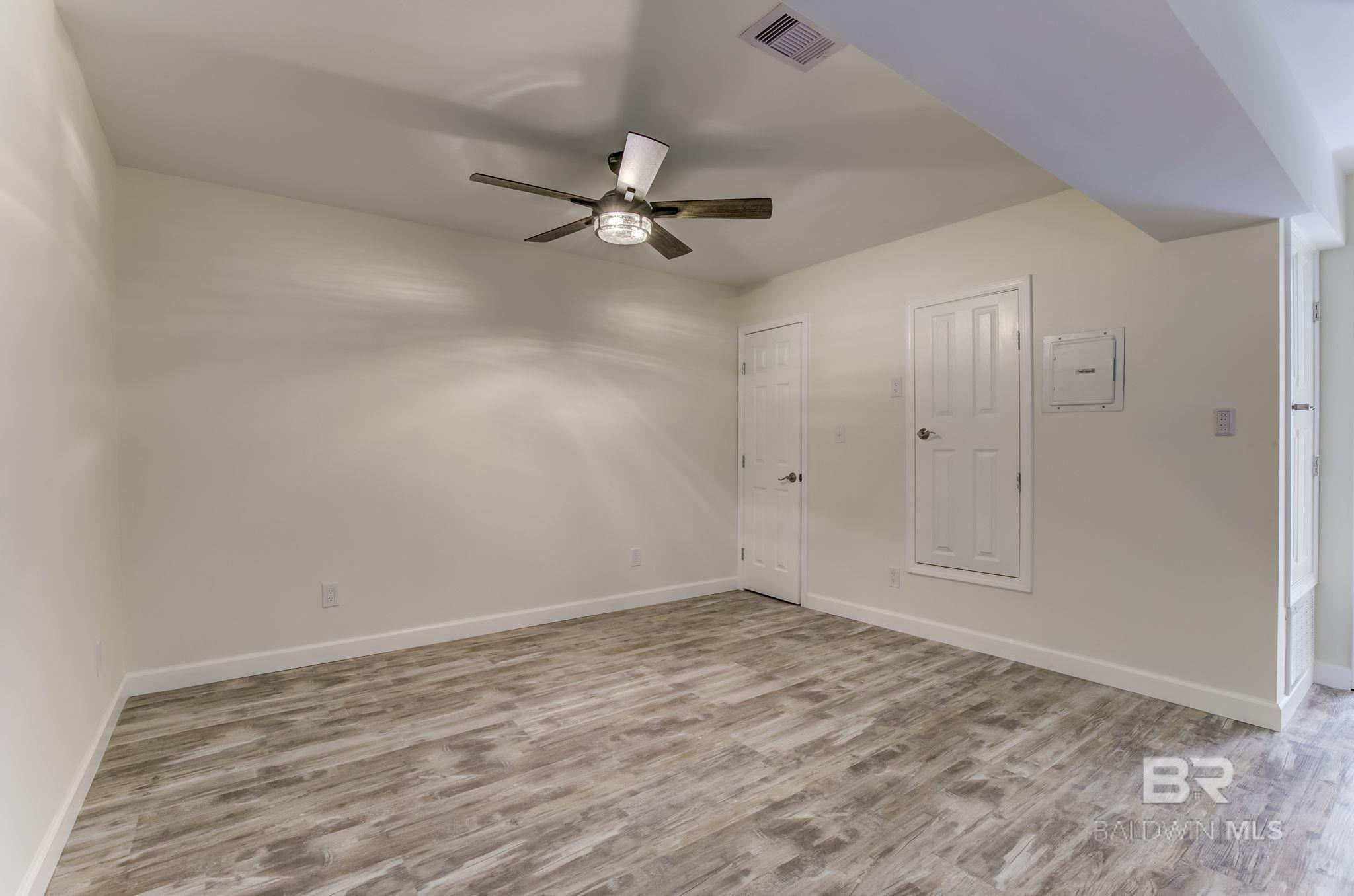 7130 LAKE MINETTE Point