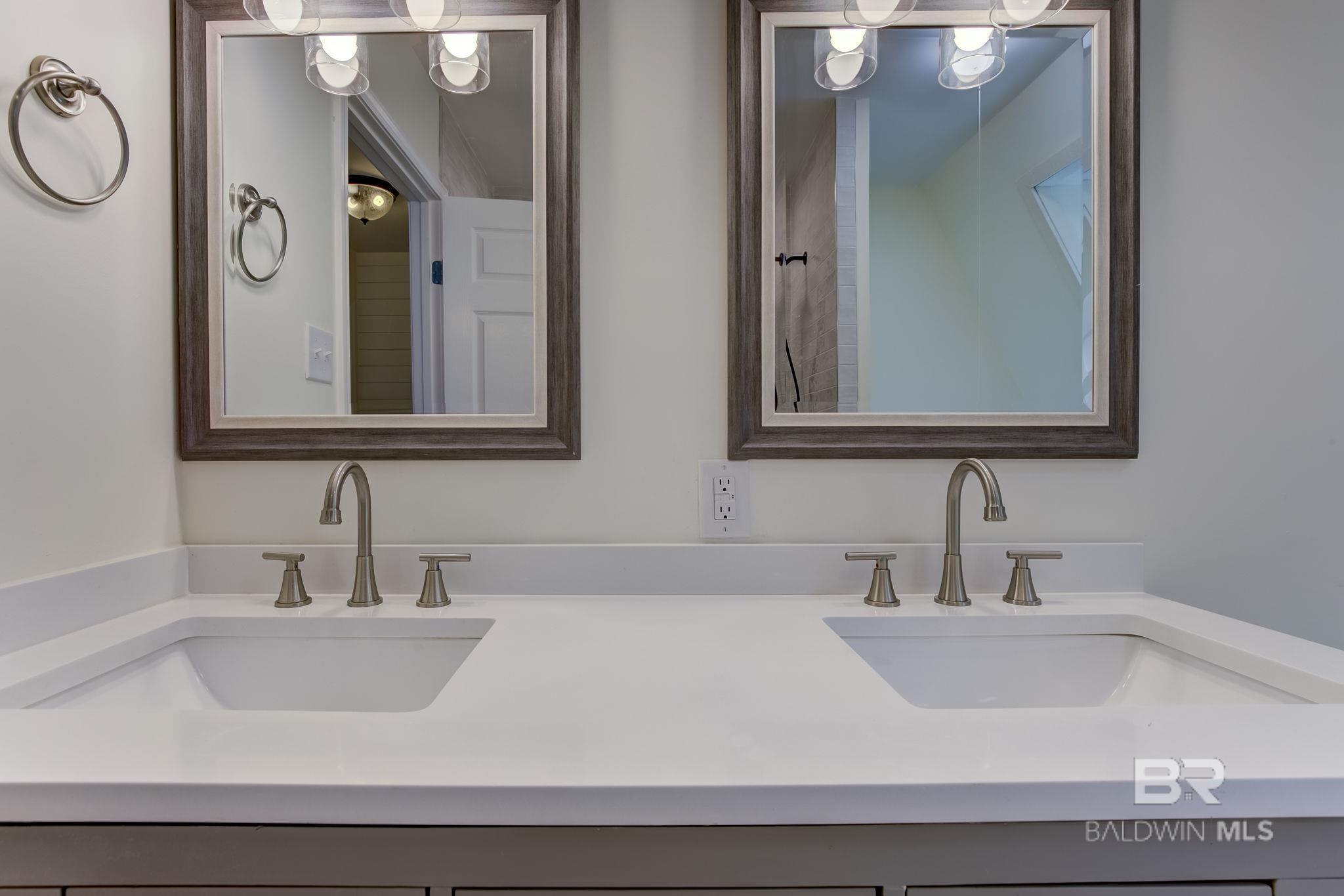 7130 LAKE MINETTE Point