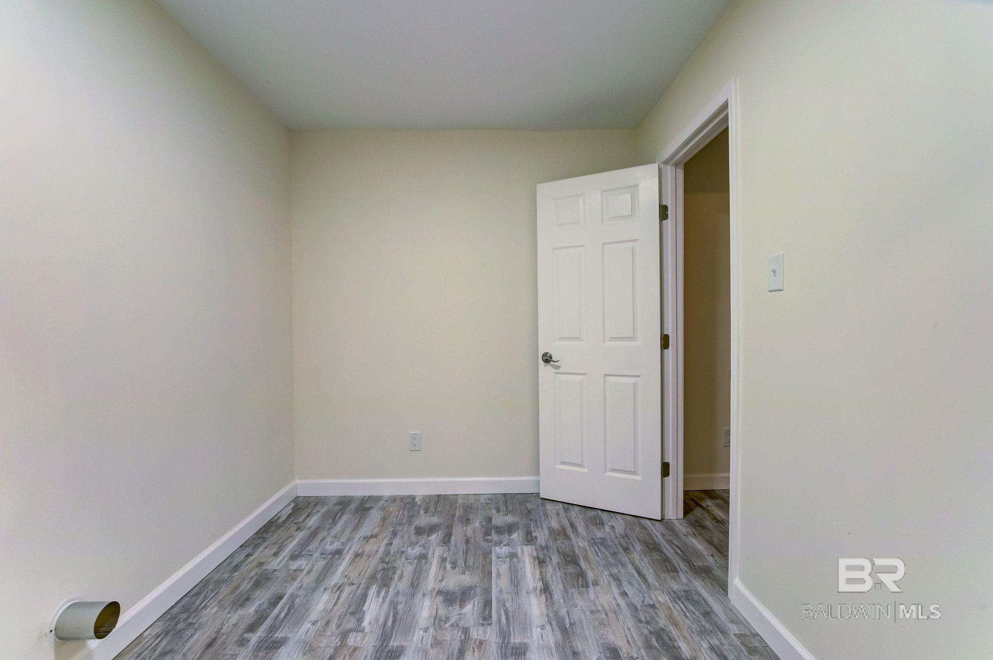 7130 LAKE MINETTE Point