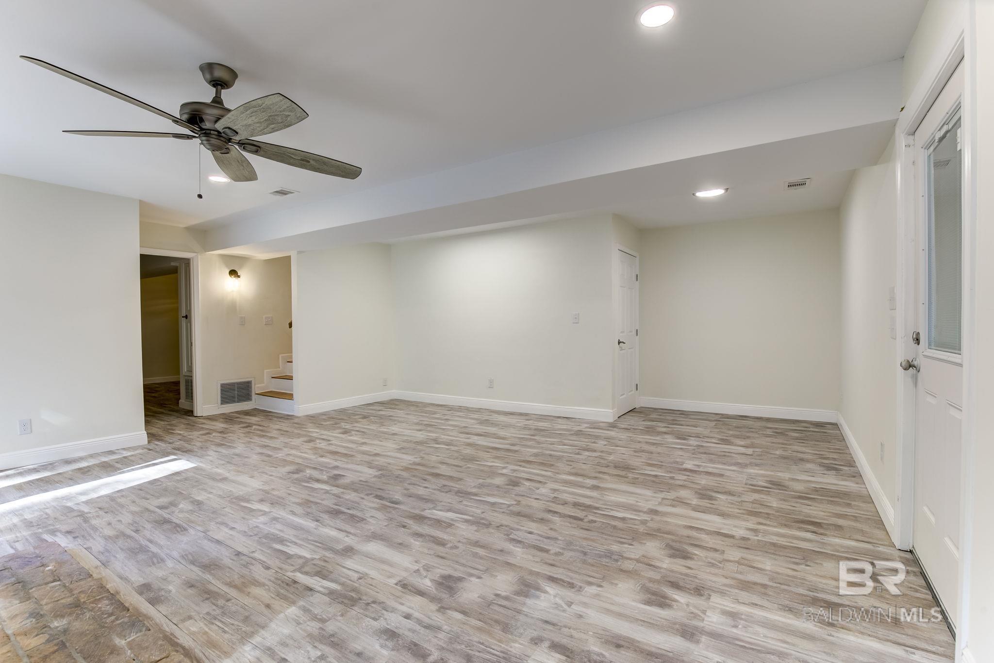 7130 LAKE MINETTE Point