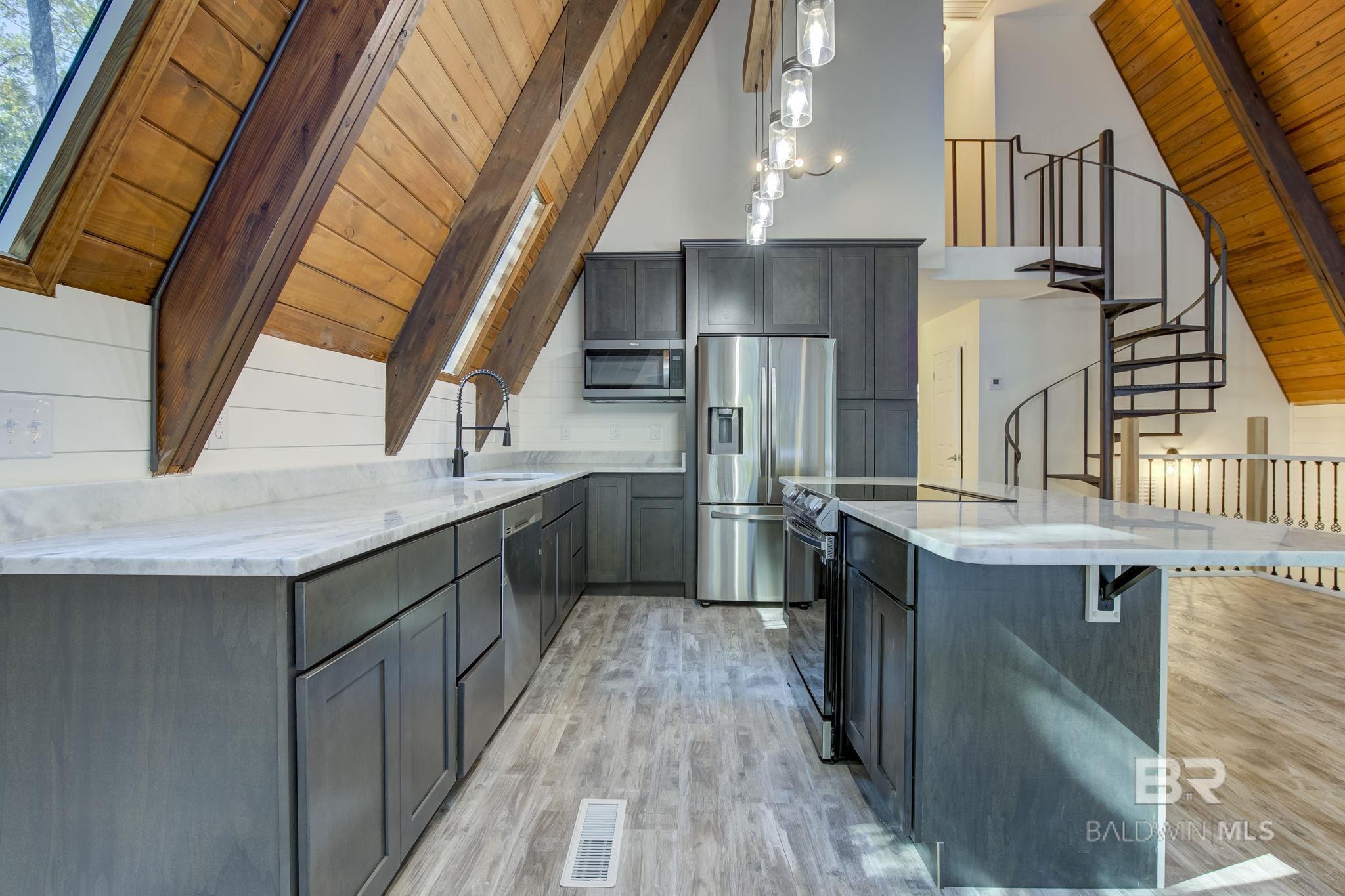 7130 LAKE MINETTE Point