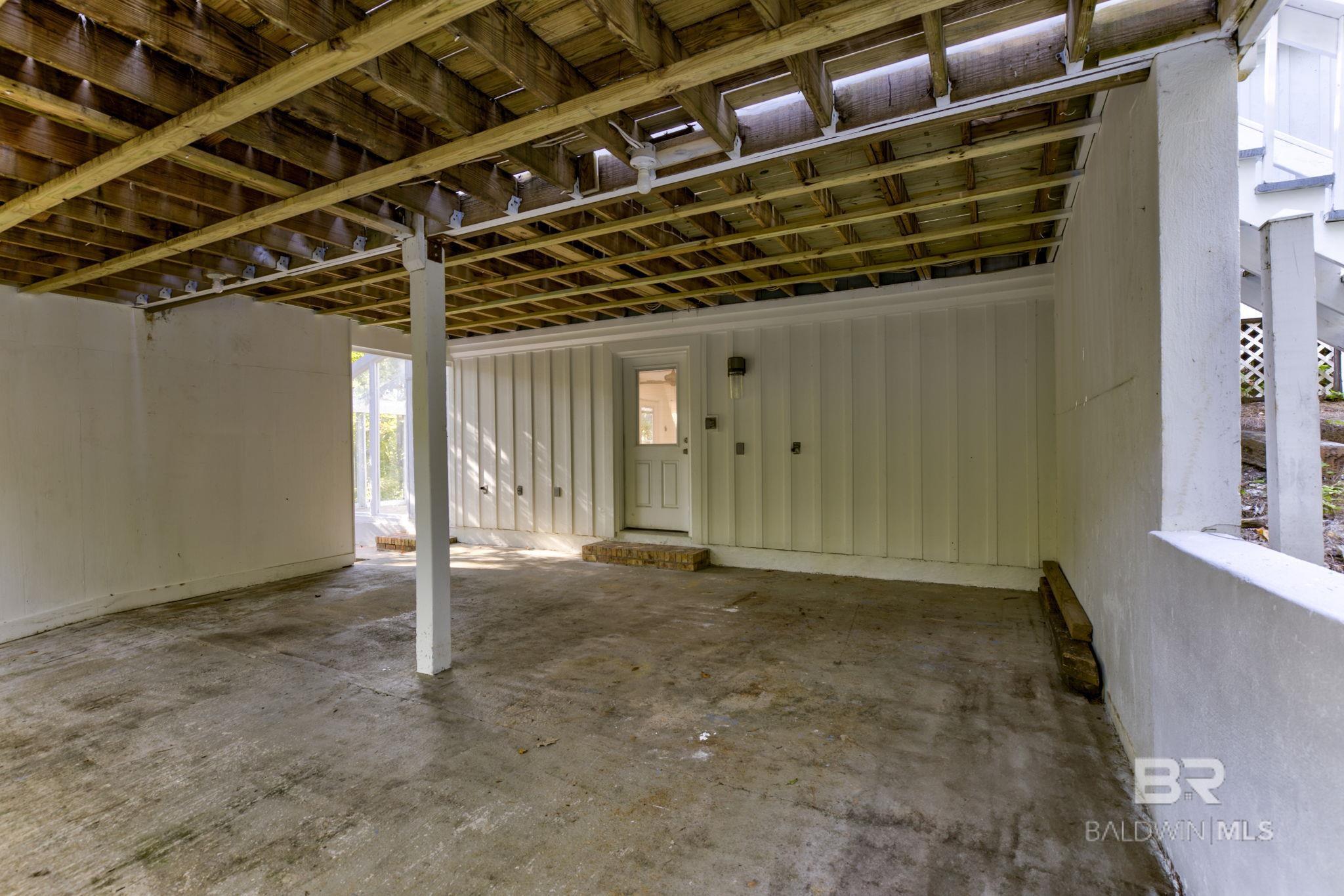 7130 LAKE MINETTE Point