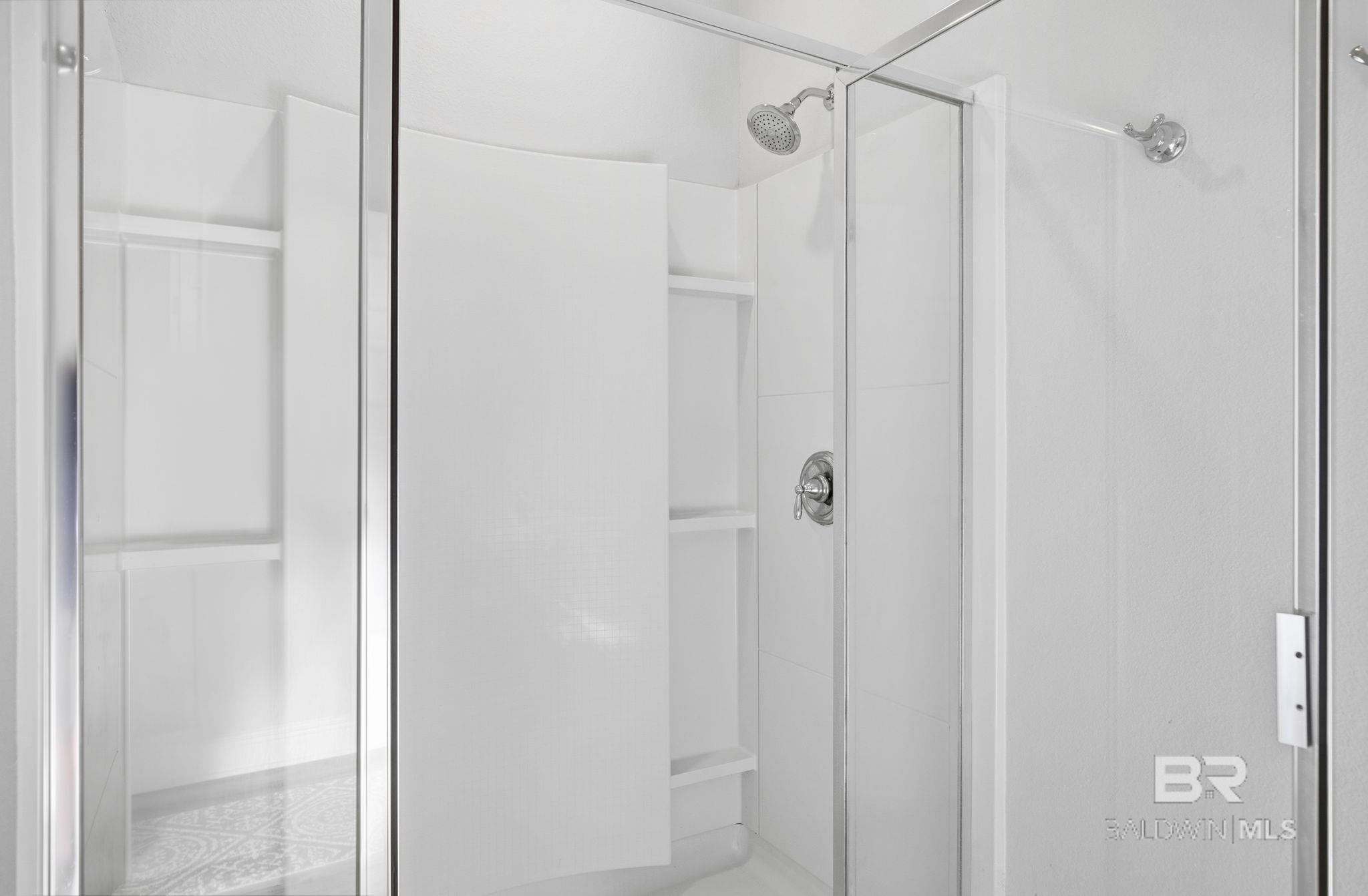 11123 Genuine Risk Circle