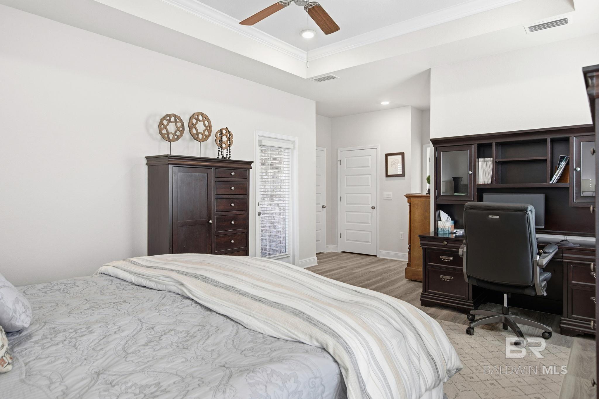 11123 Genuine Risk Circle