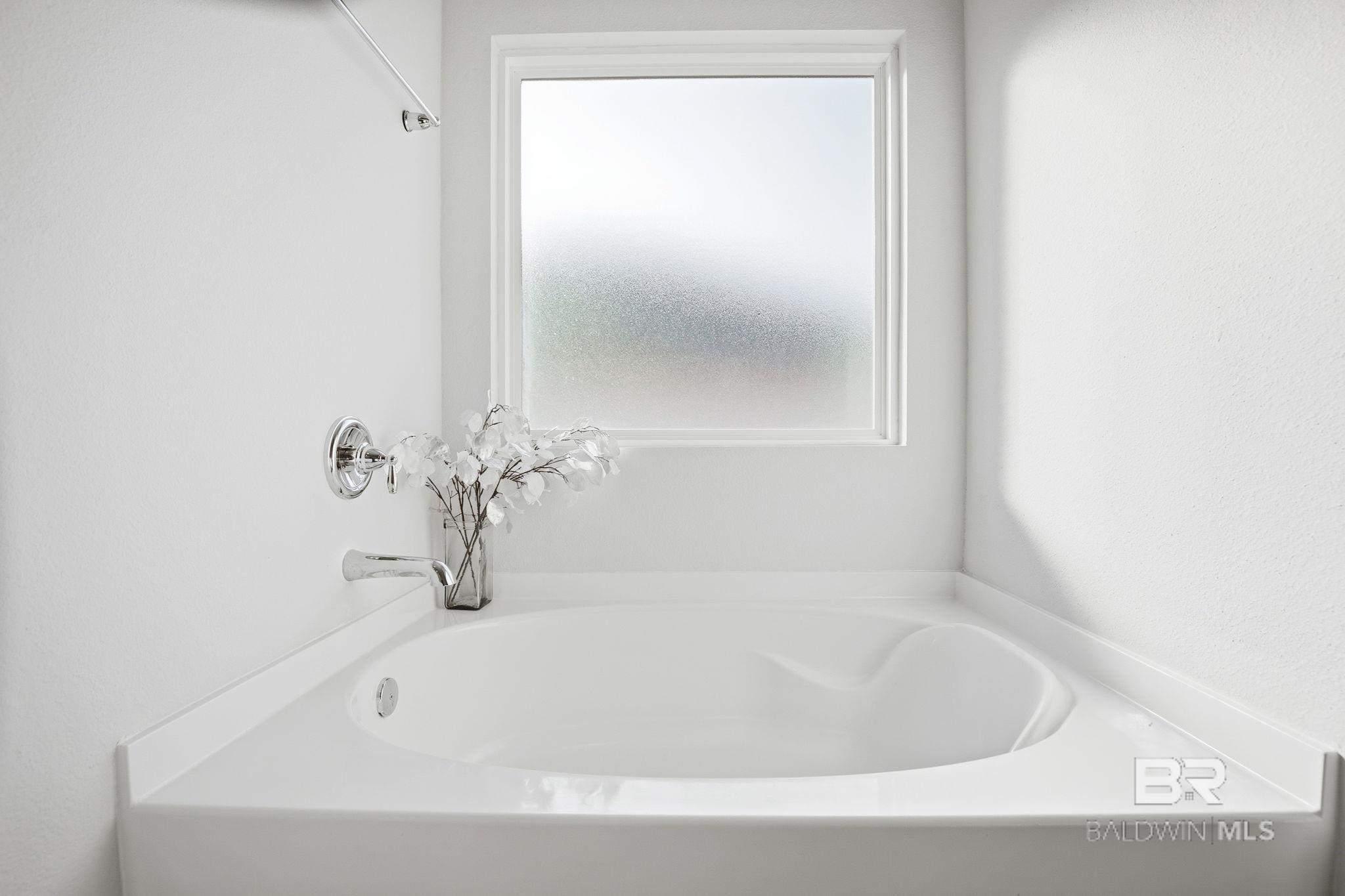 11123 Genuine Risk Circle