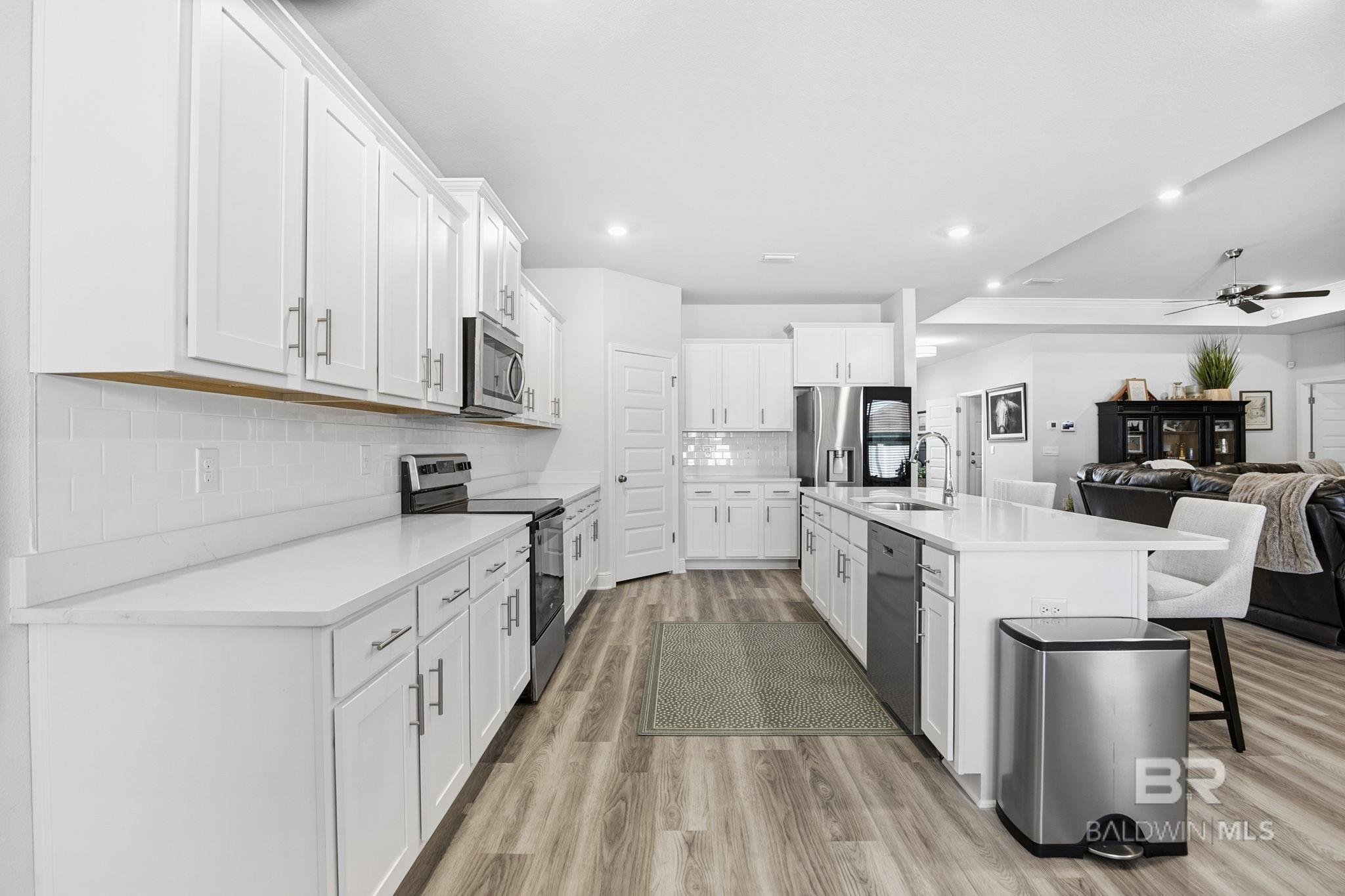 11123 Genuine Risk Circle