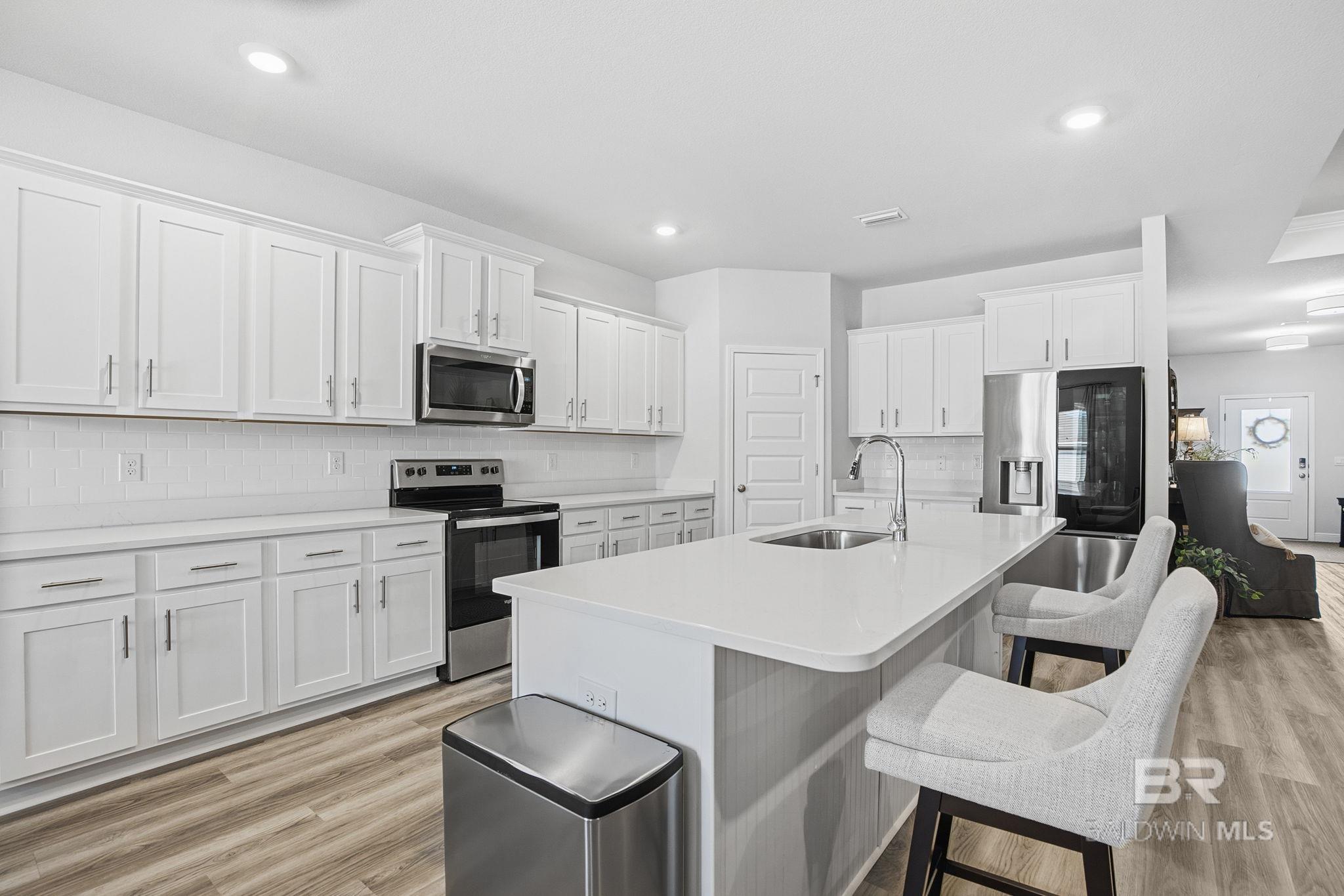 11123 Genuine Risk Circle