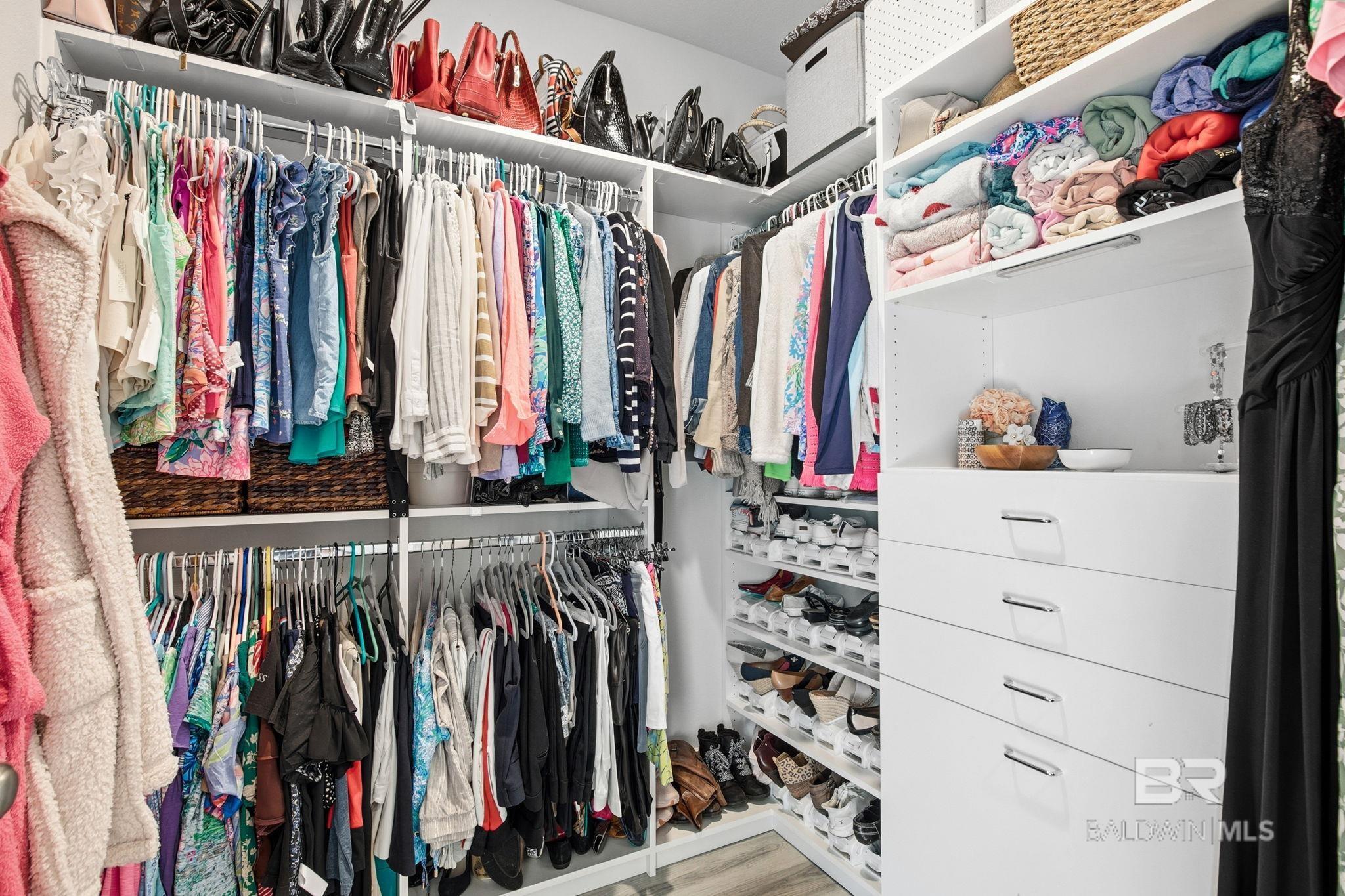 11123 Genuine Risk Circle