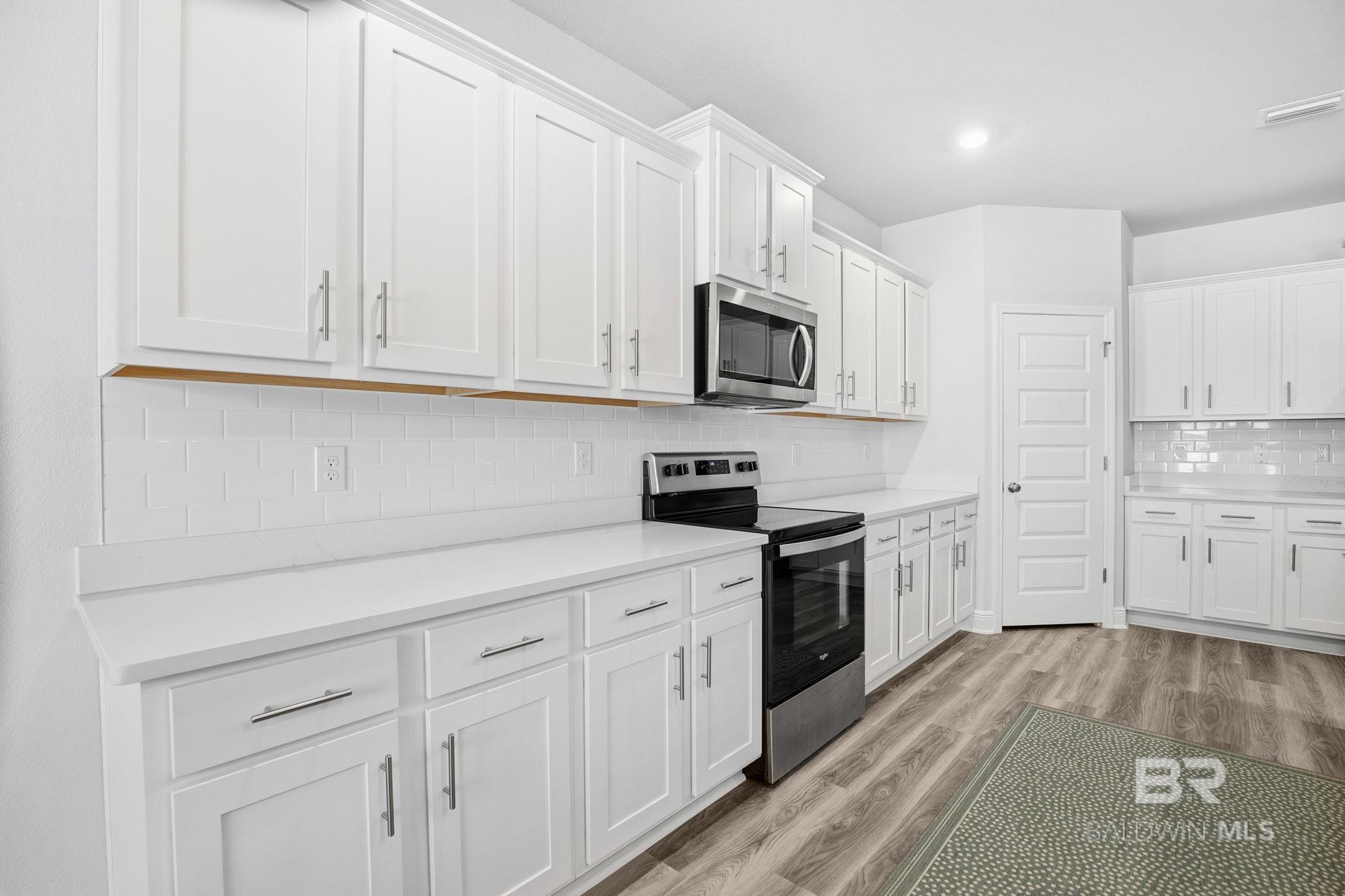 11123 Genuine Risk Circle