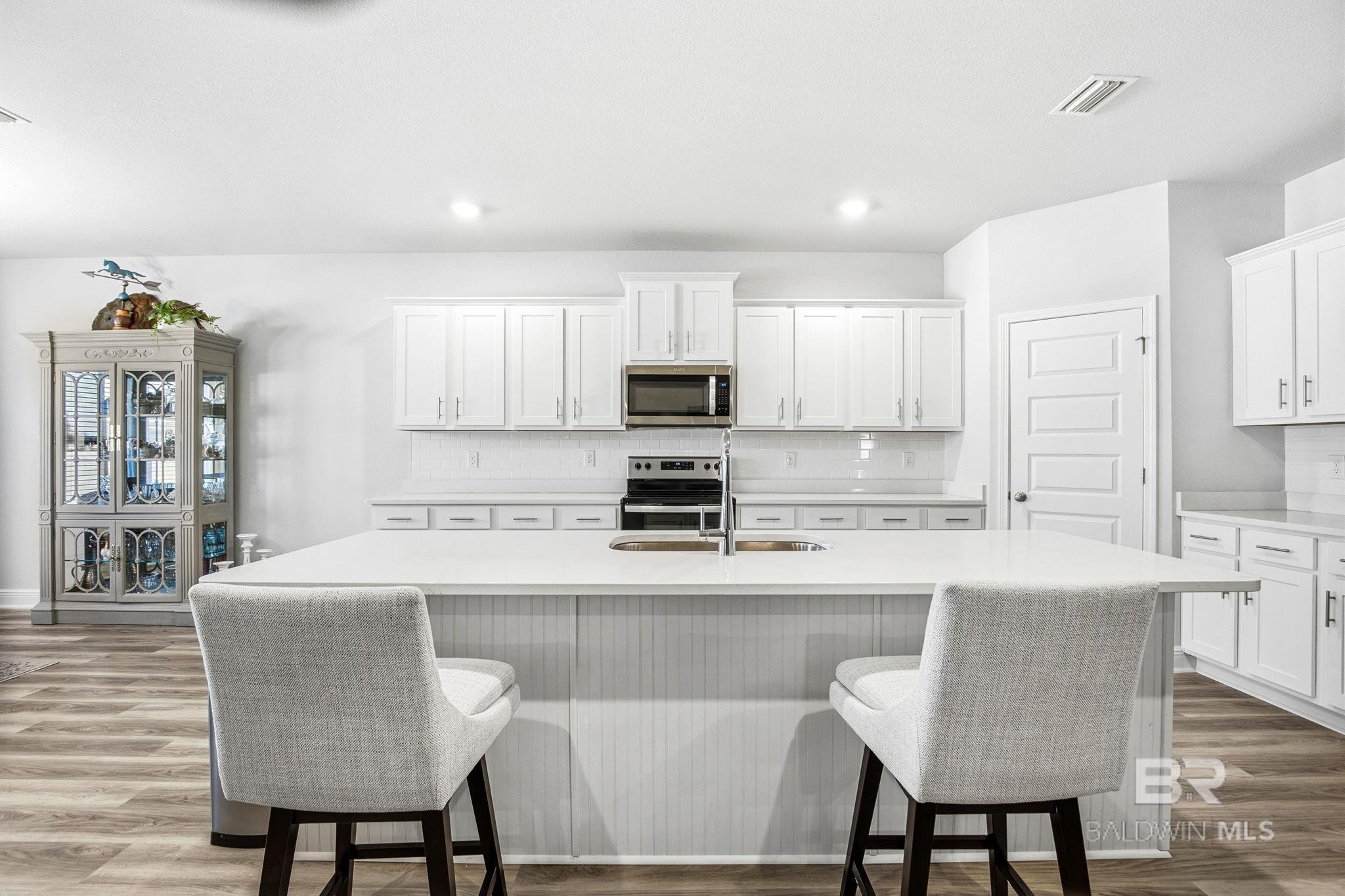 11123 Genuine Risk Circle