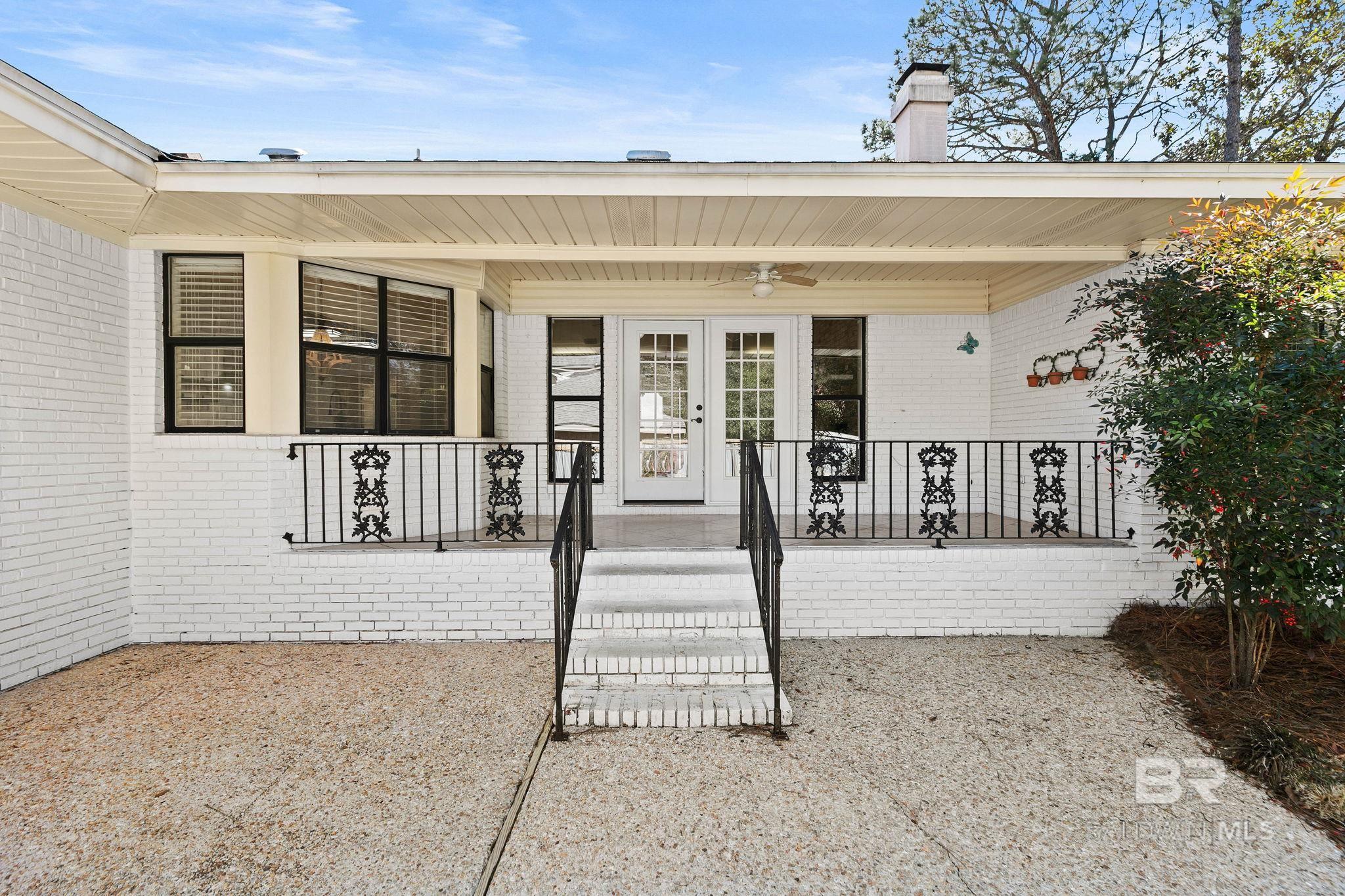 100 Dewitt Circle