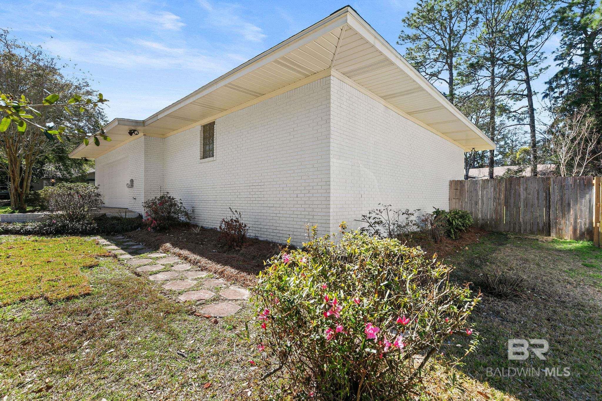100 Dewitt Circle
