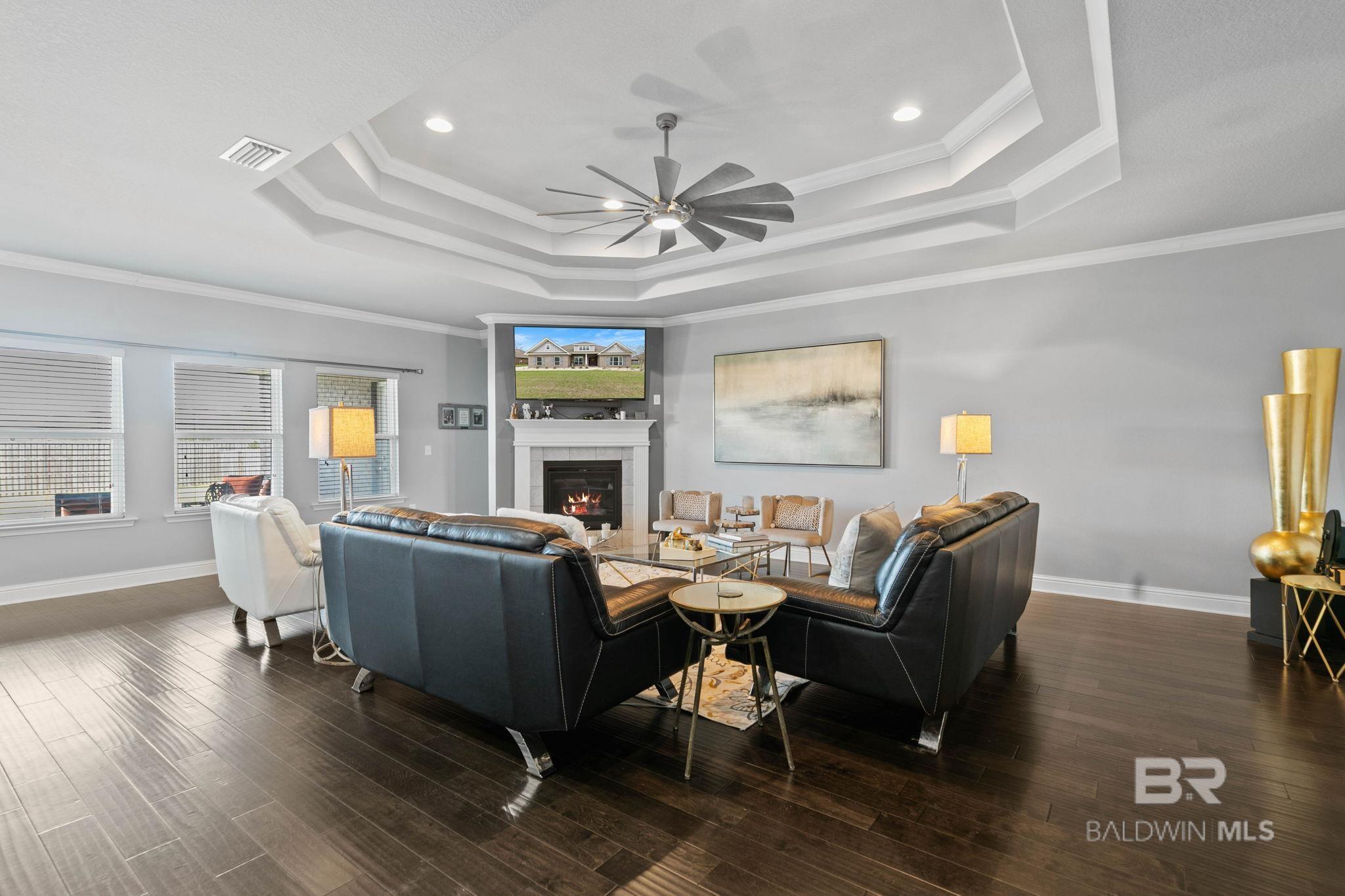 9817 Volterra Avenue