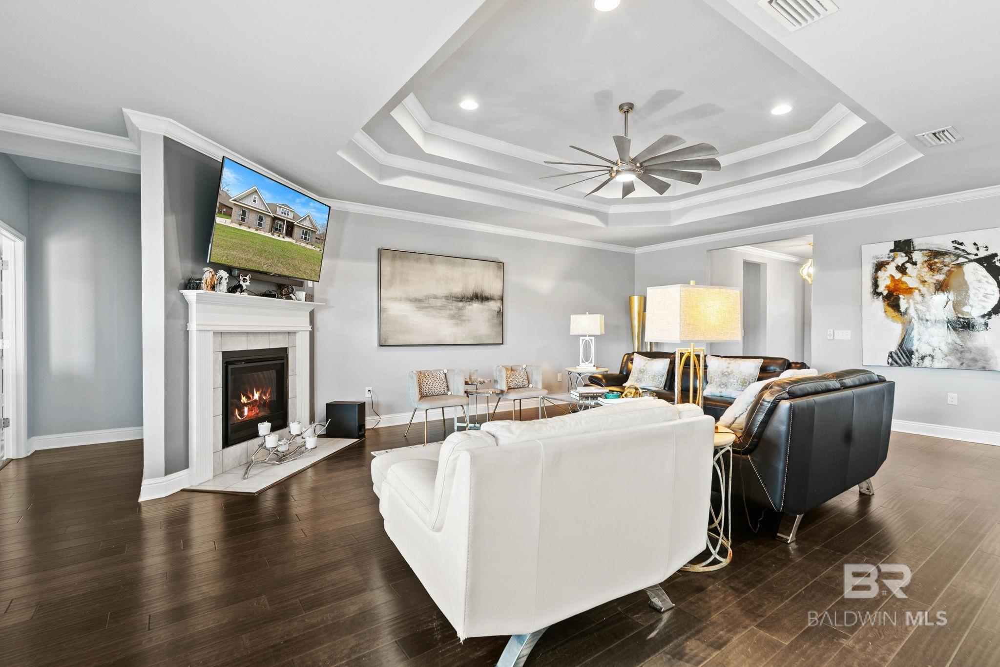 9817 Volterra Avenue