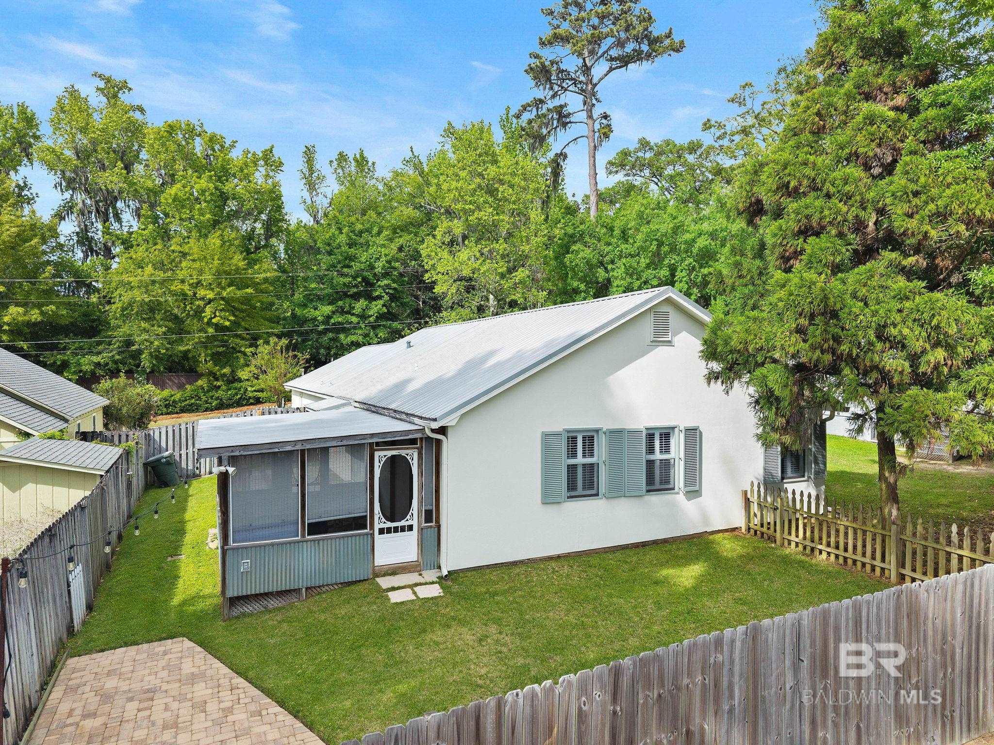 112 Belrose Avenue