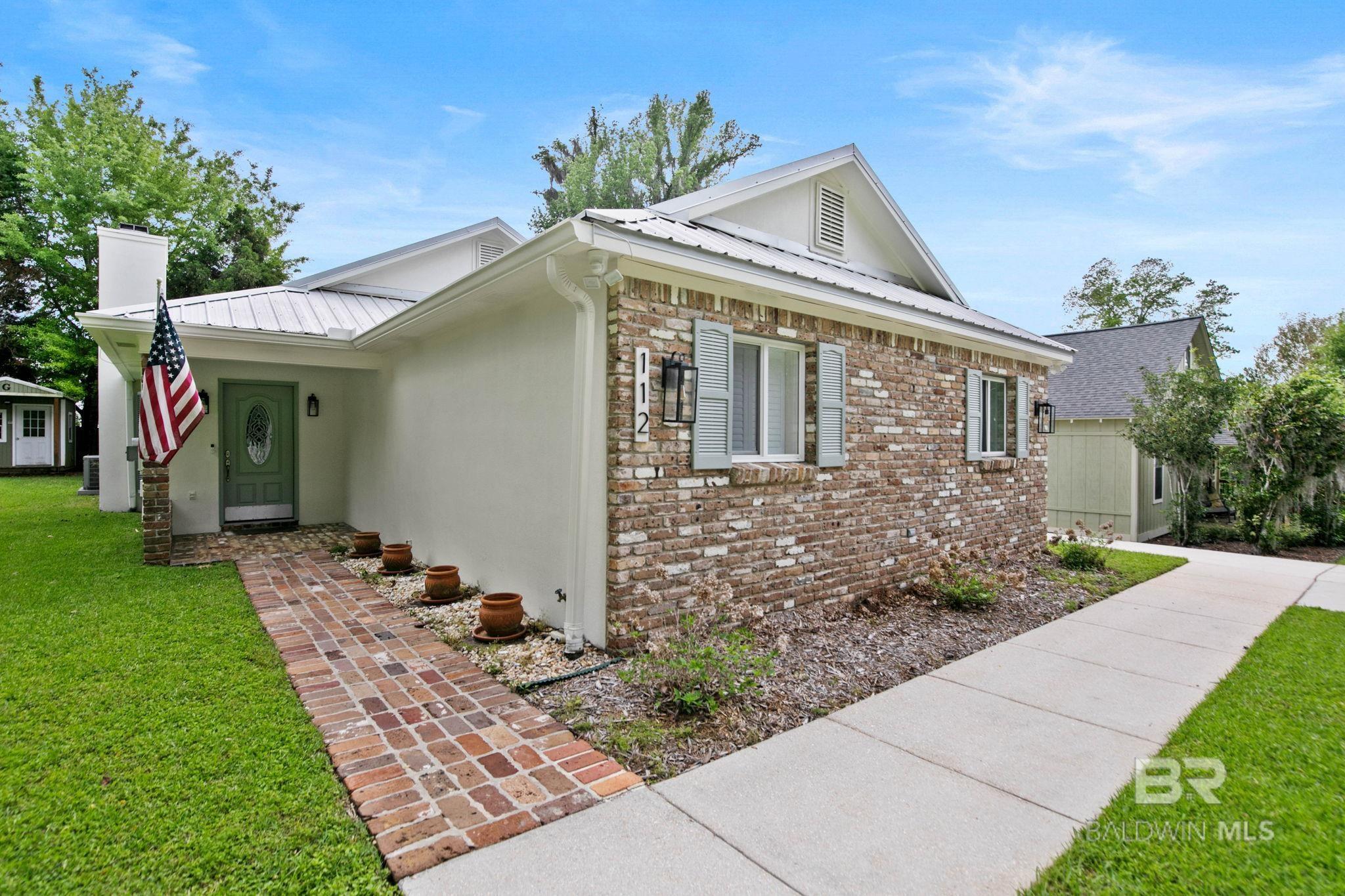112 Belrose Avenue
