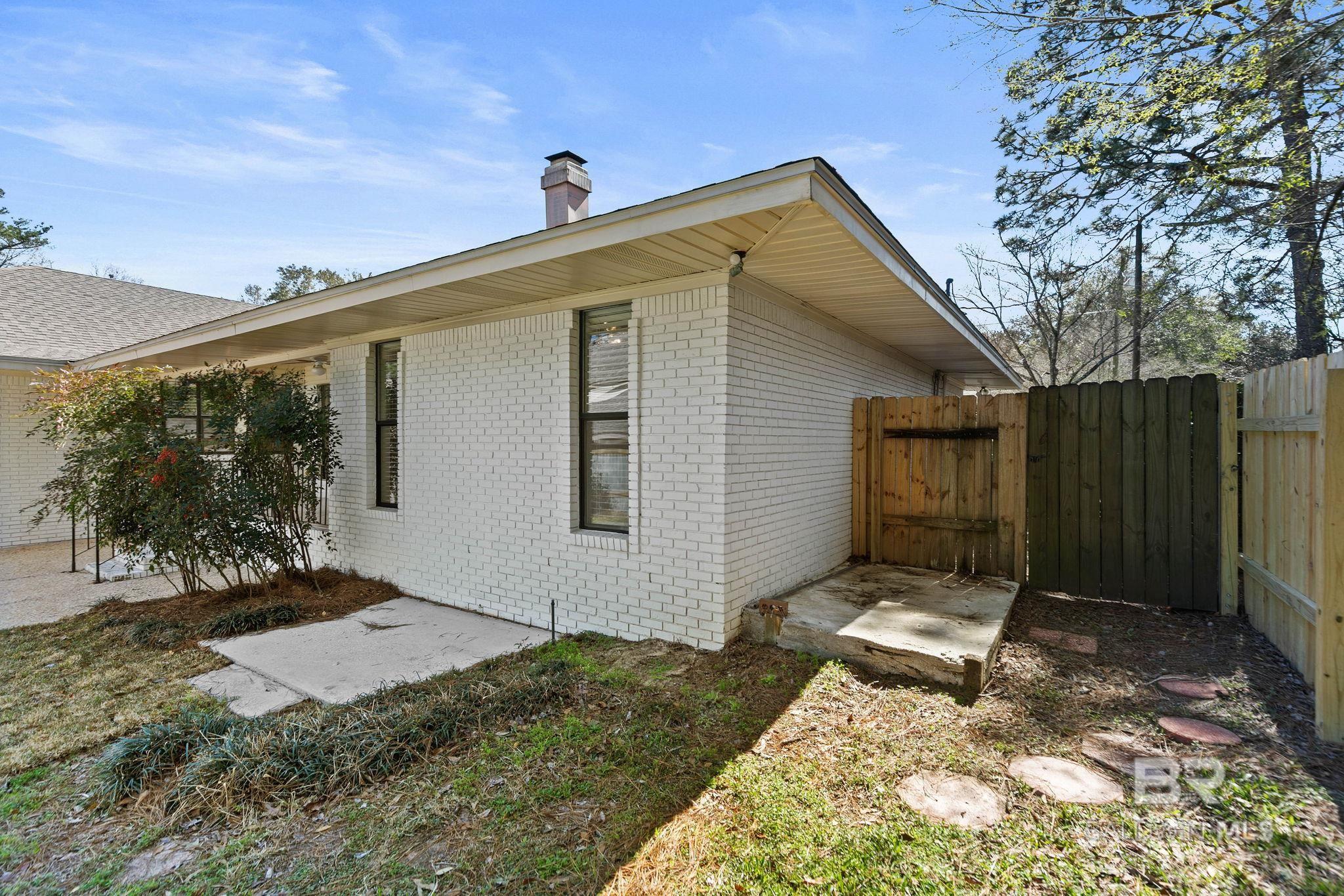 100 Dewitt Circle