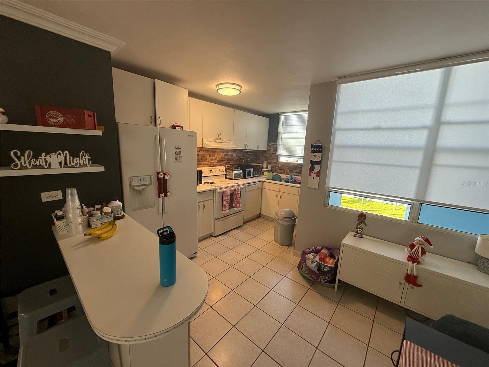 400 Ave MONTESOL AVE #B1-8