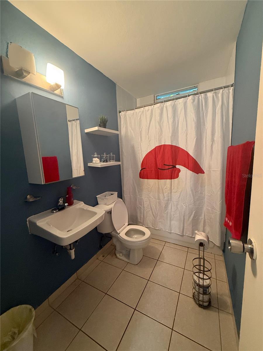 400 Ave MONTESOL AVE #B1-8