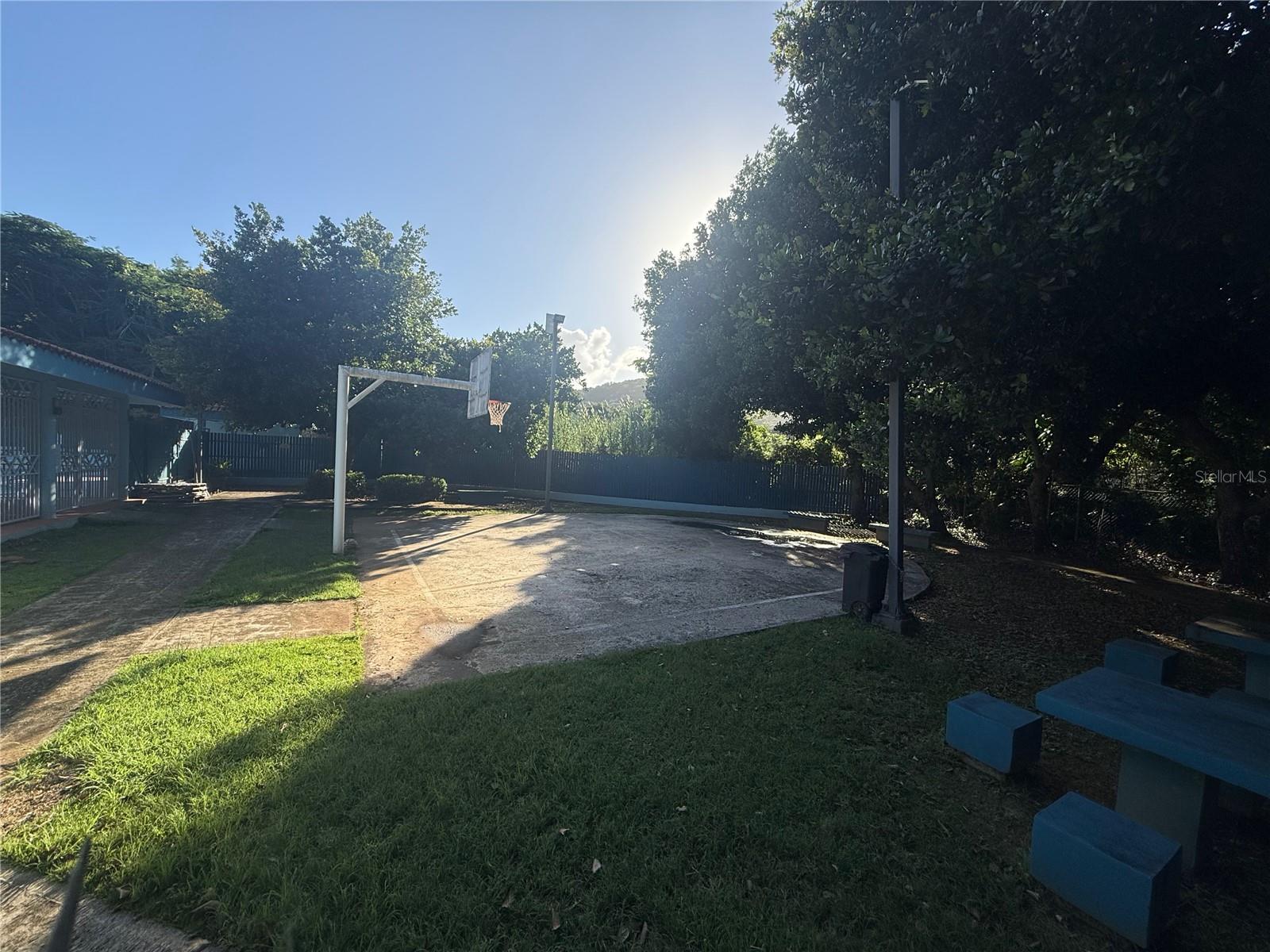 400 Ave MONTESOL AVE #B1-8