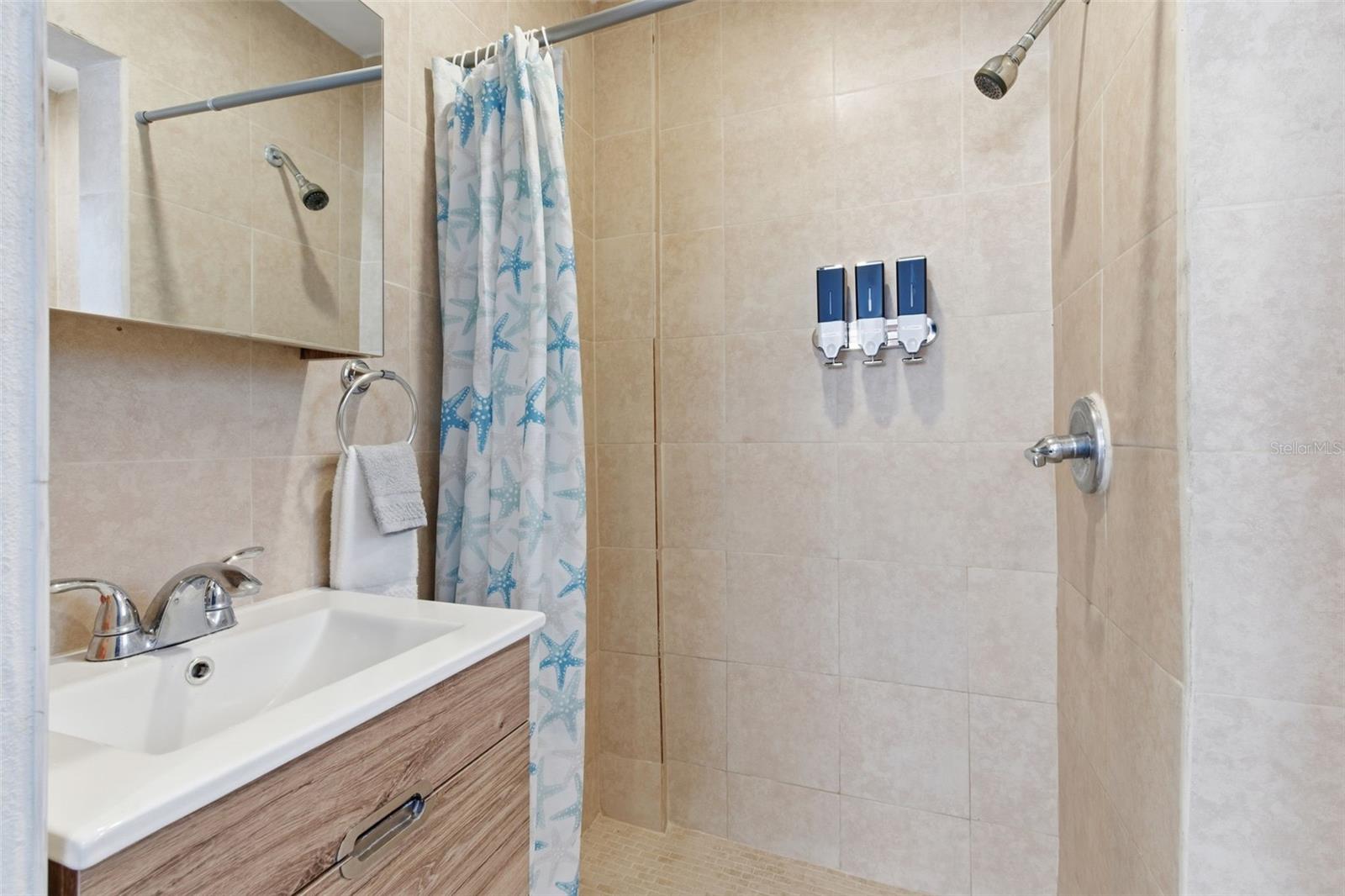 AA #35 SECTOR VILLA VERDE BO. PLAYA DE SALINAS