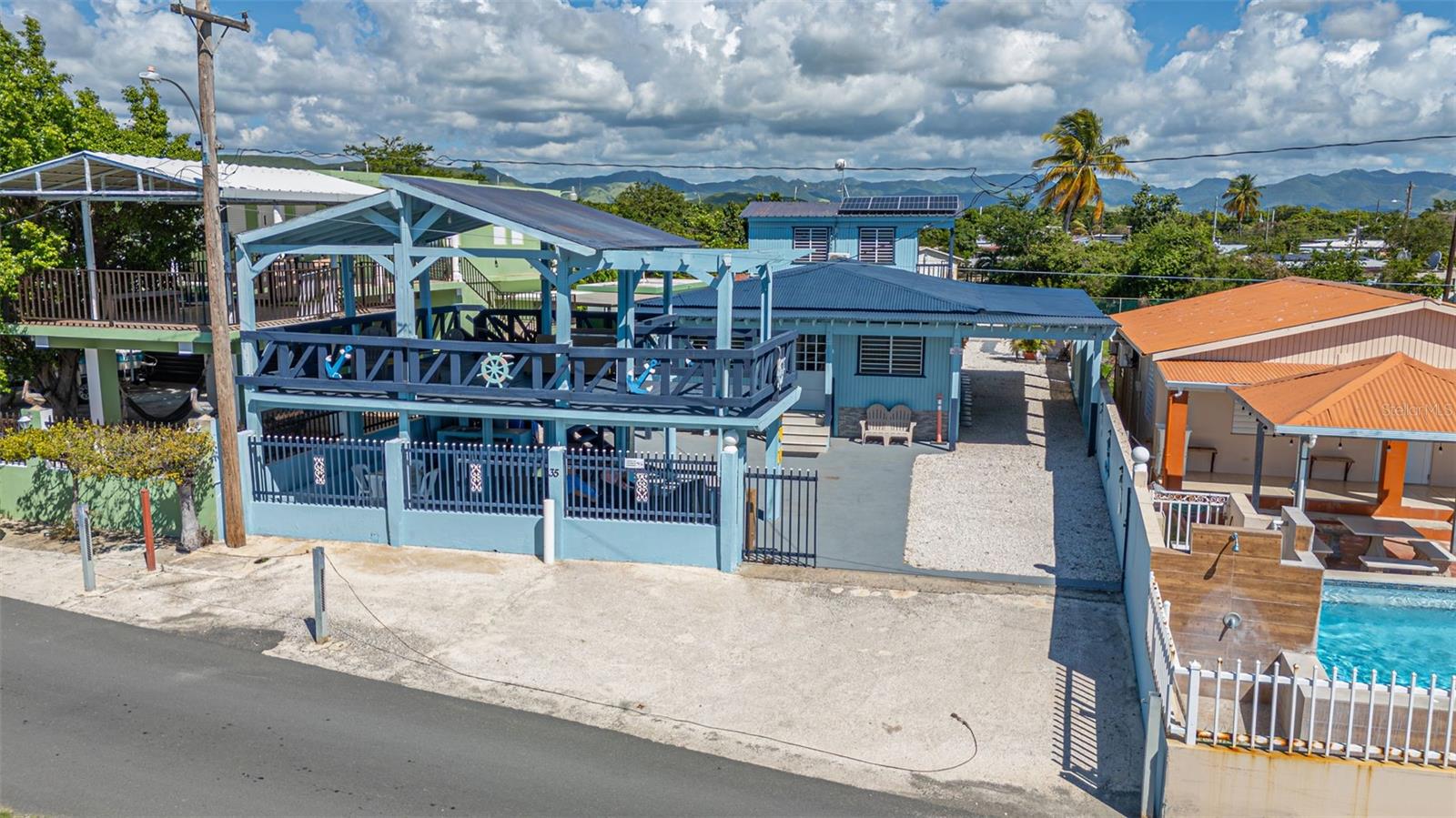 AA #35 SECTOR VILLA VERDE BO. PLAYA DE SALINAS