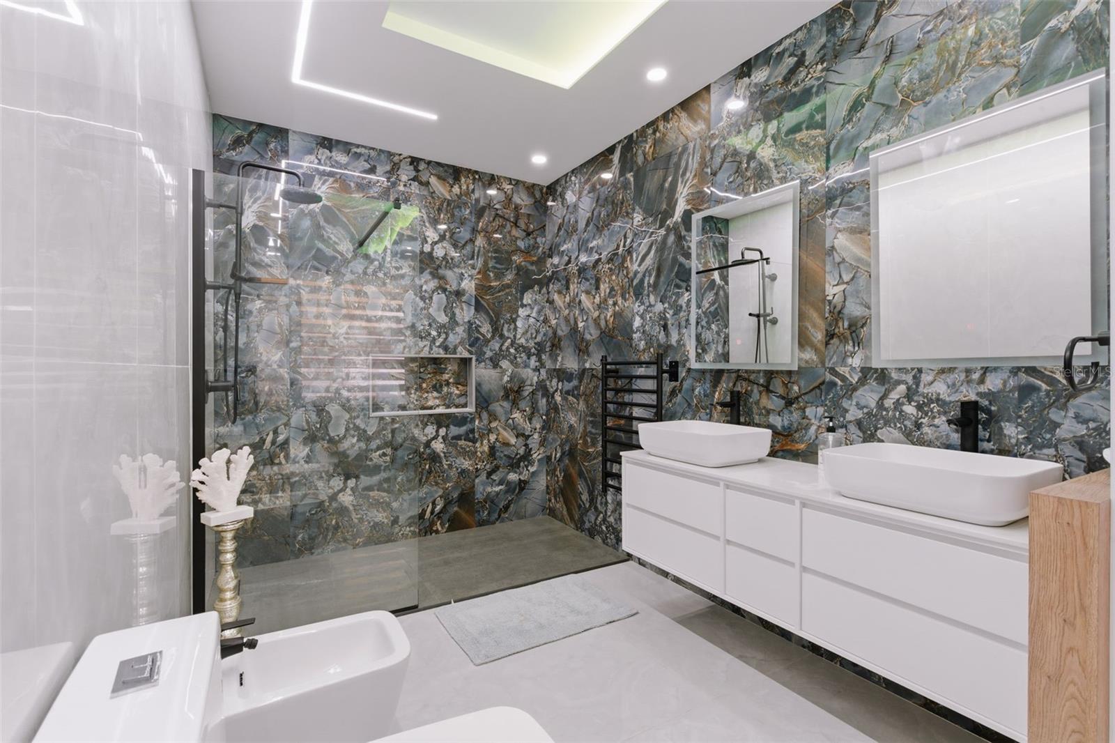 119 B-14 HACIENDAS DE CAMUY