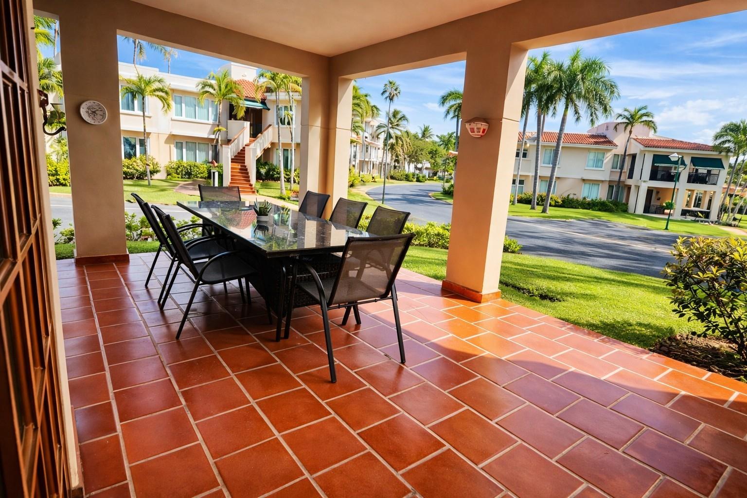 Principal E1 LAKESIDE VILLAS