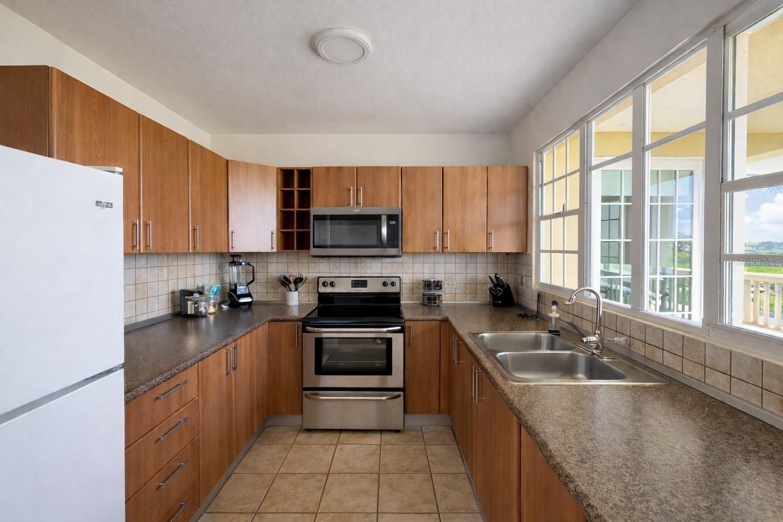 COSTA REAL, Calle #7, Unidad B 201