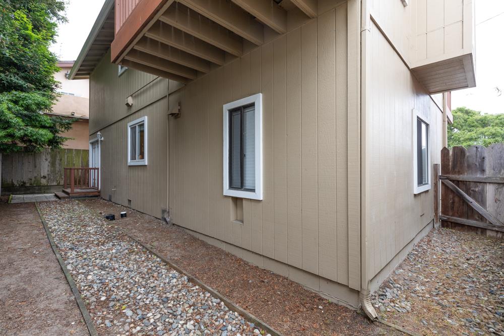 1207 Hoffman AVE