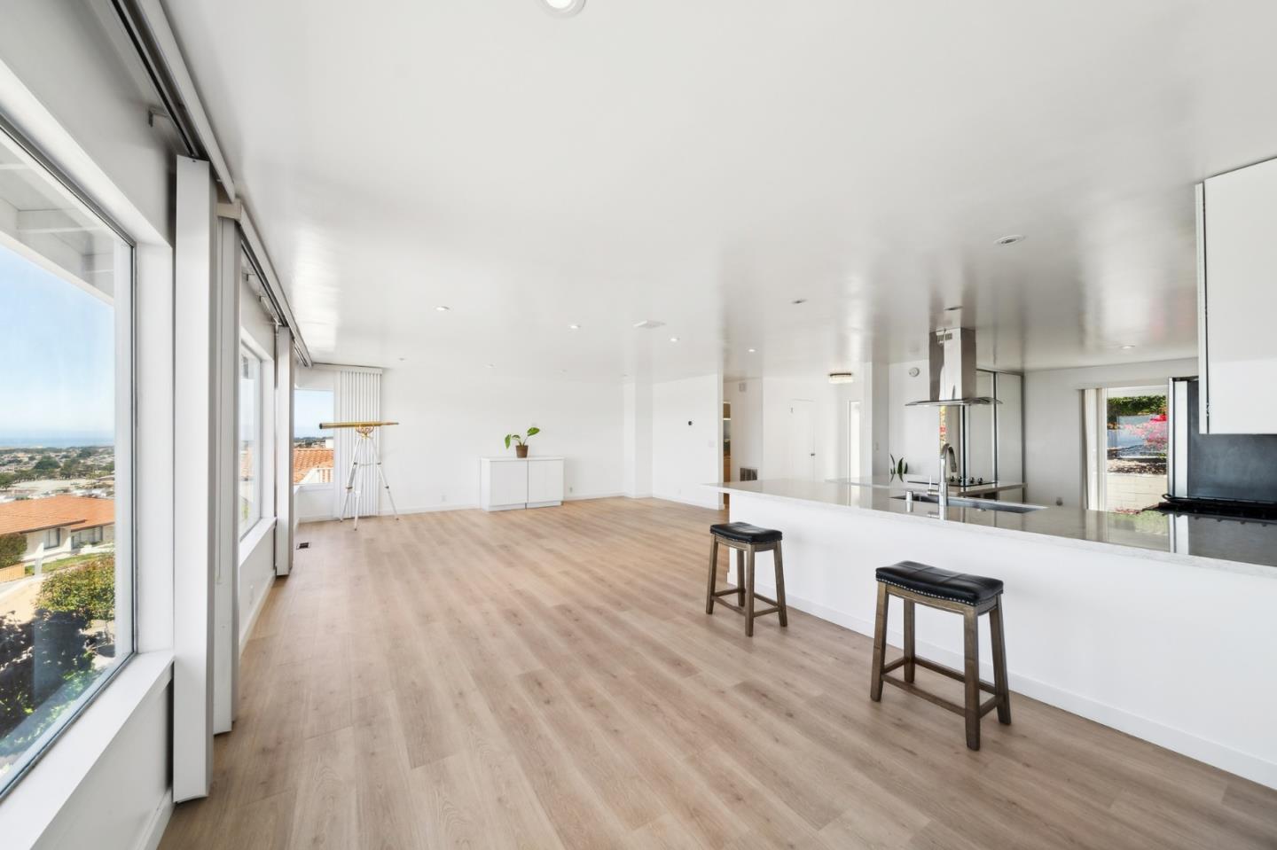 1346 Skyview DR