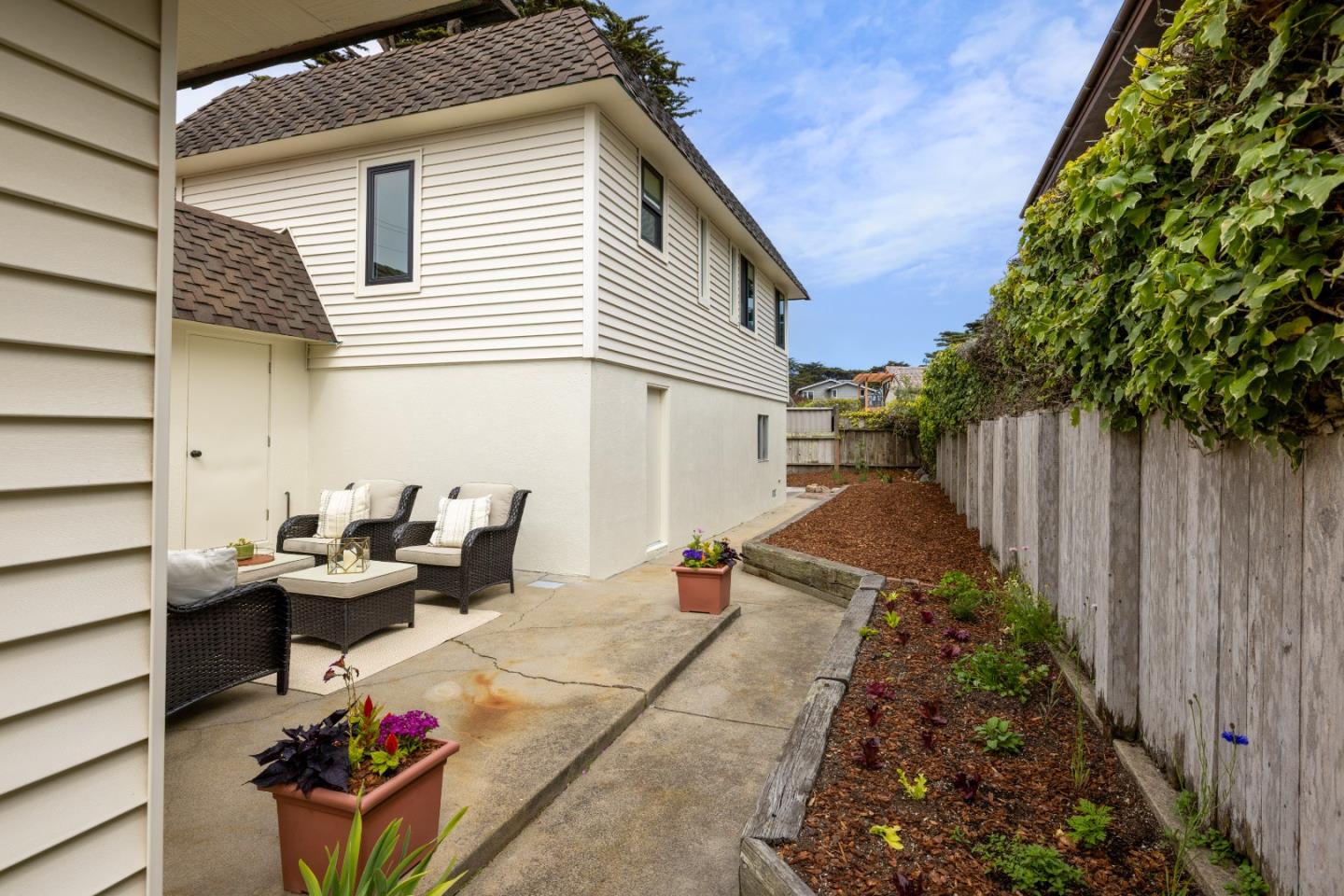 25 Coral Street